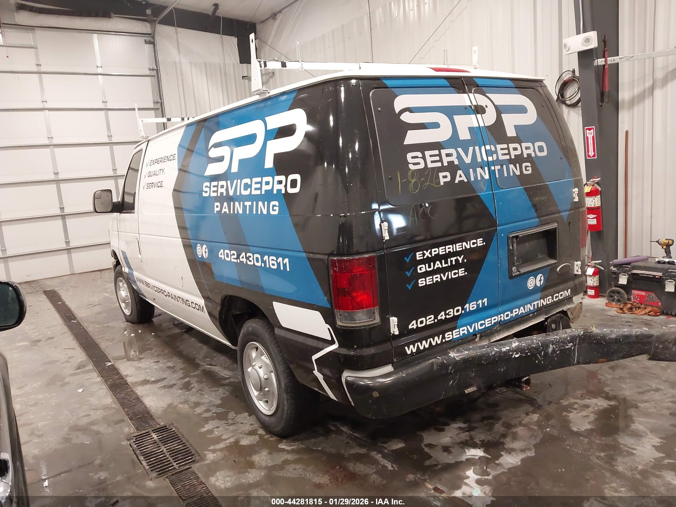 FORD E-150 image 3