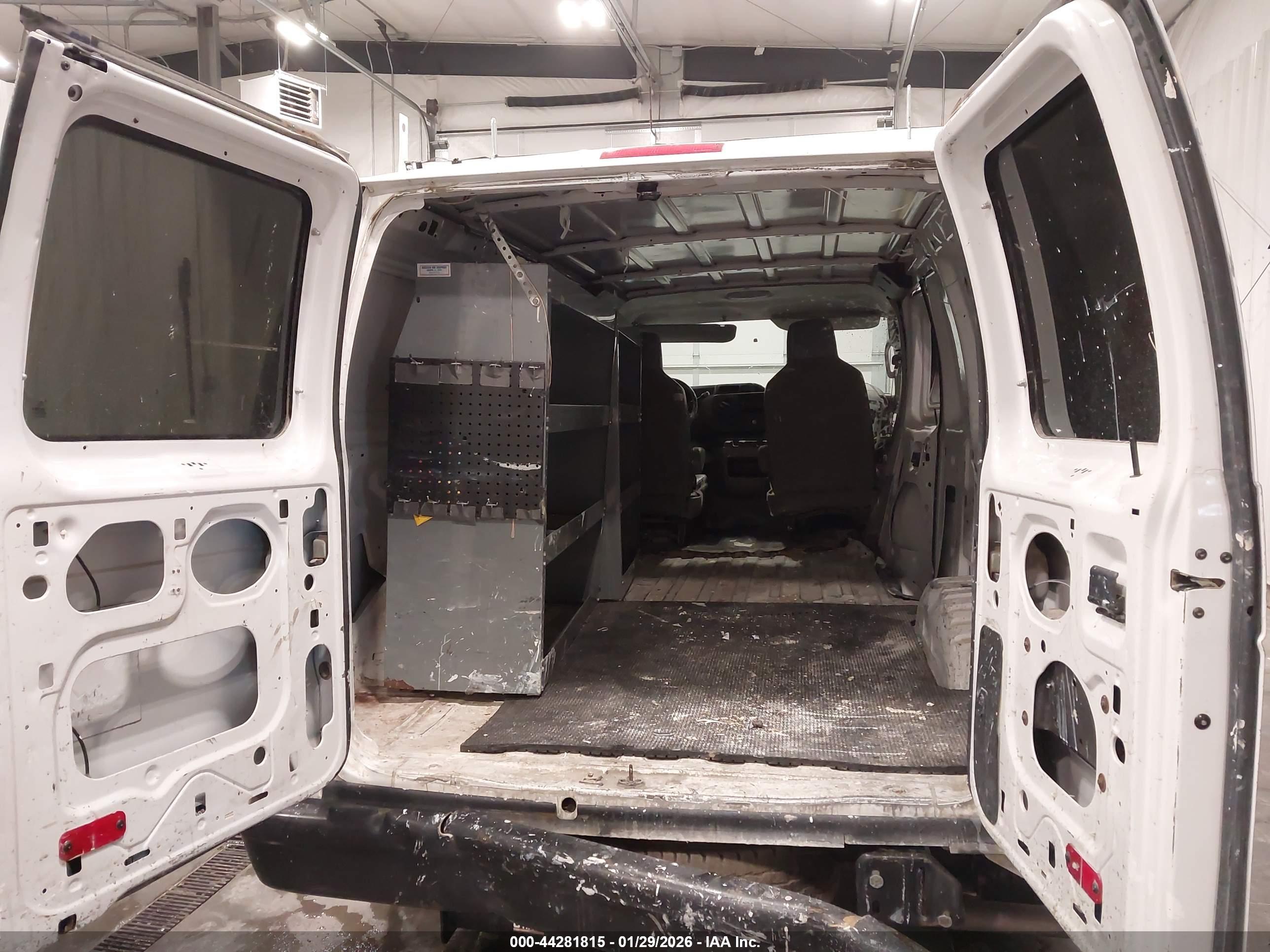 FORD E-150 image 8