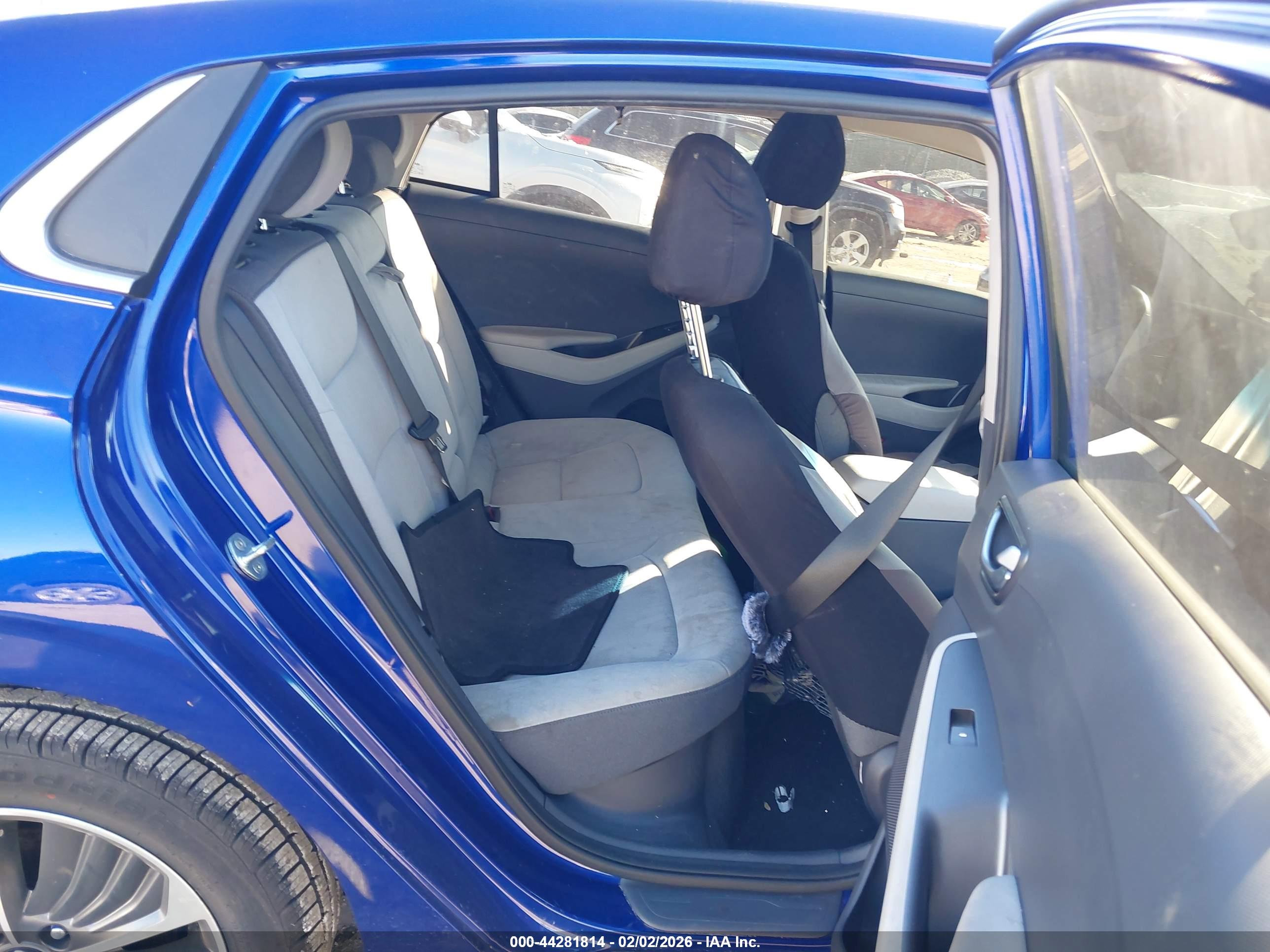 HYUNDAI IONIQ image 8