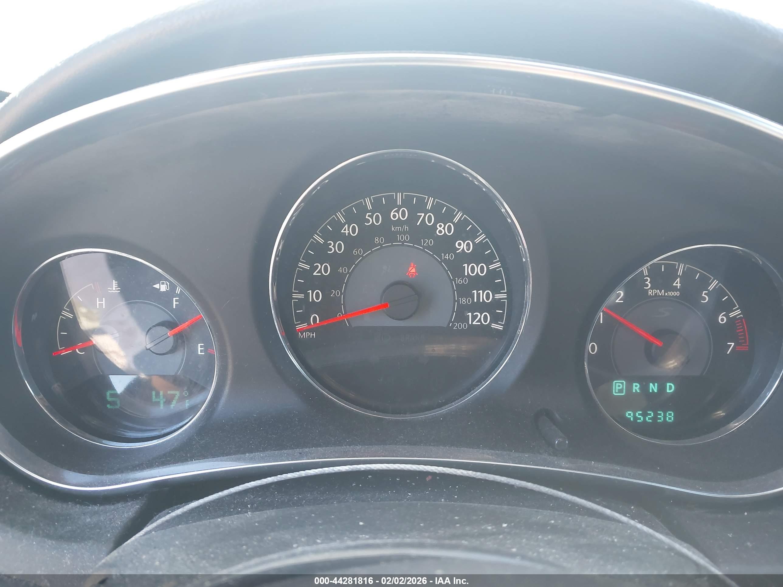 CHRYSLER 200 image 7