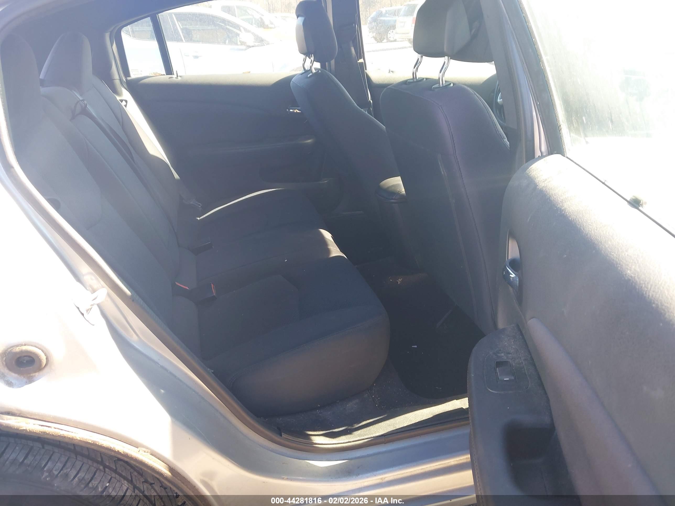 CHRYSLER 200 image 8