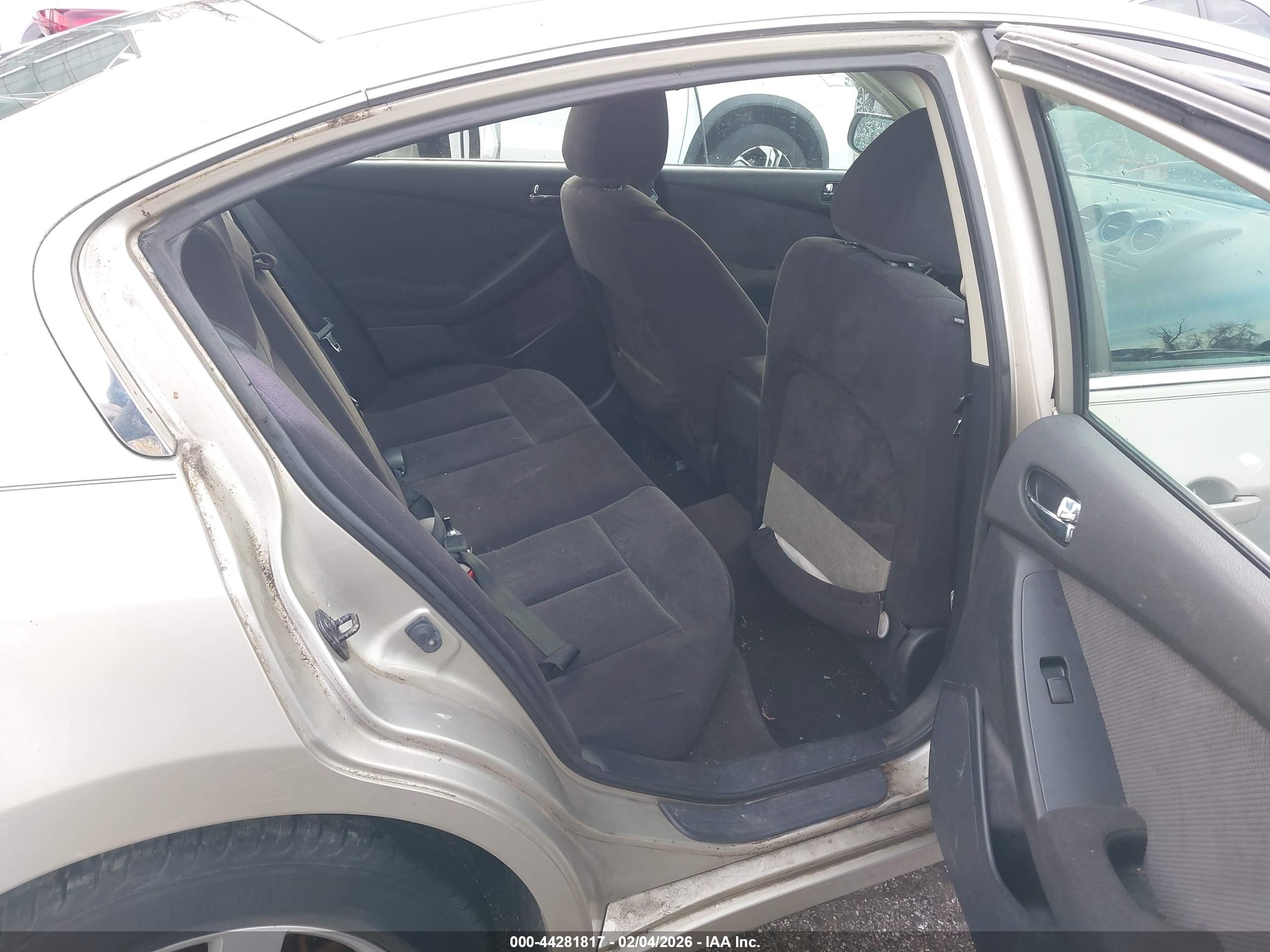 NISSAN ALTIMA image 8