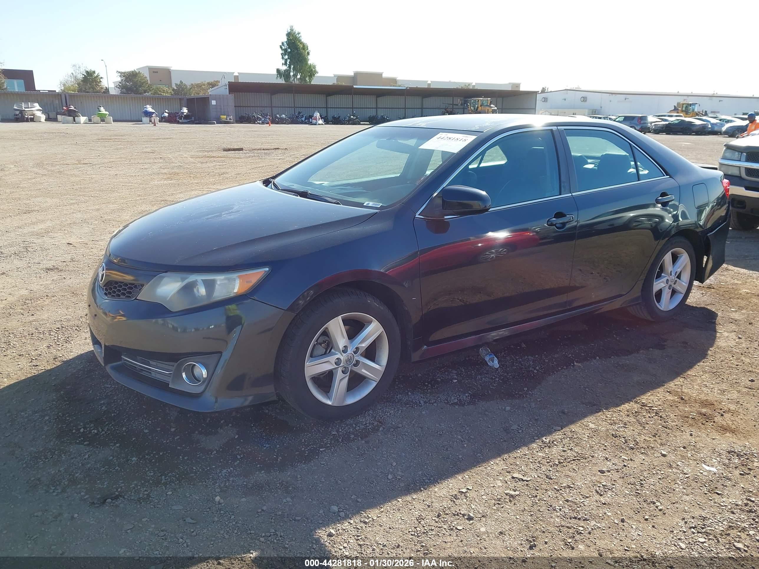 TOYOTA CAMRY image 2