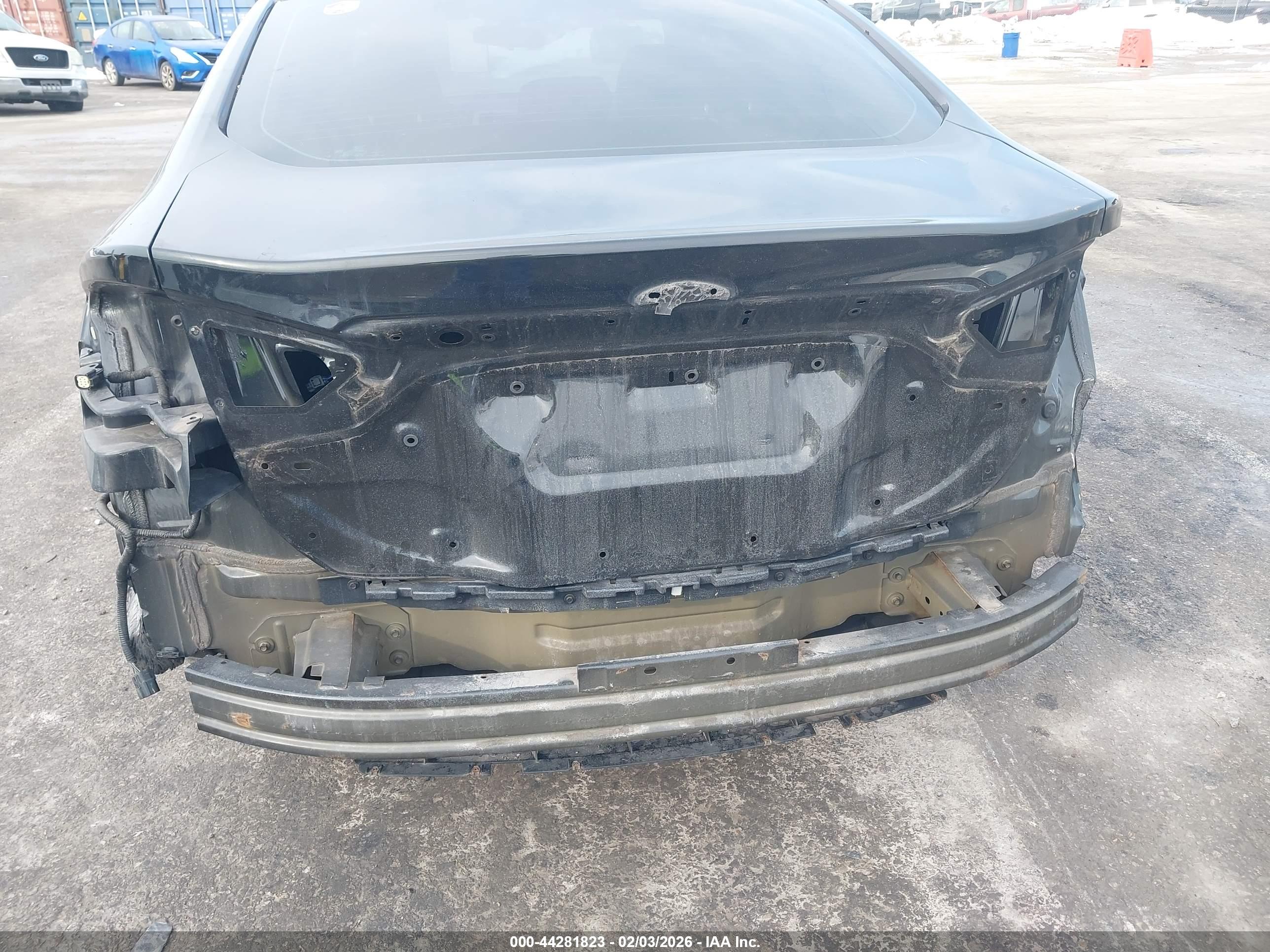 FORD FUSION image 6