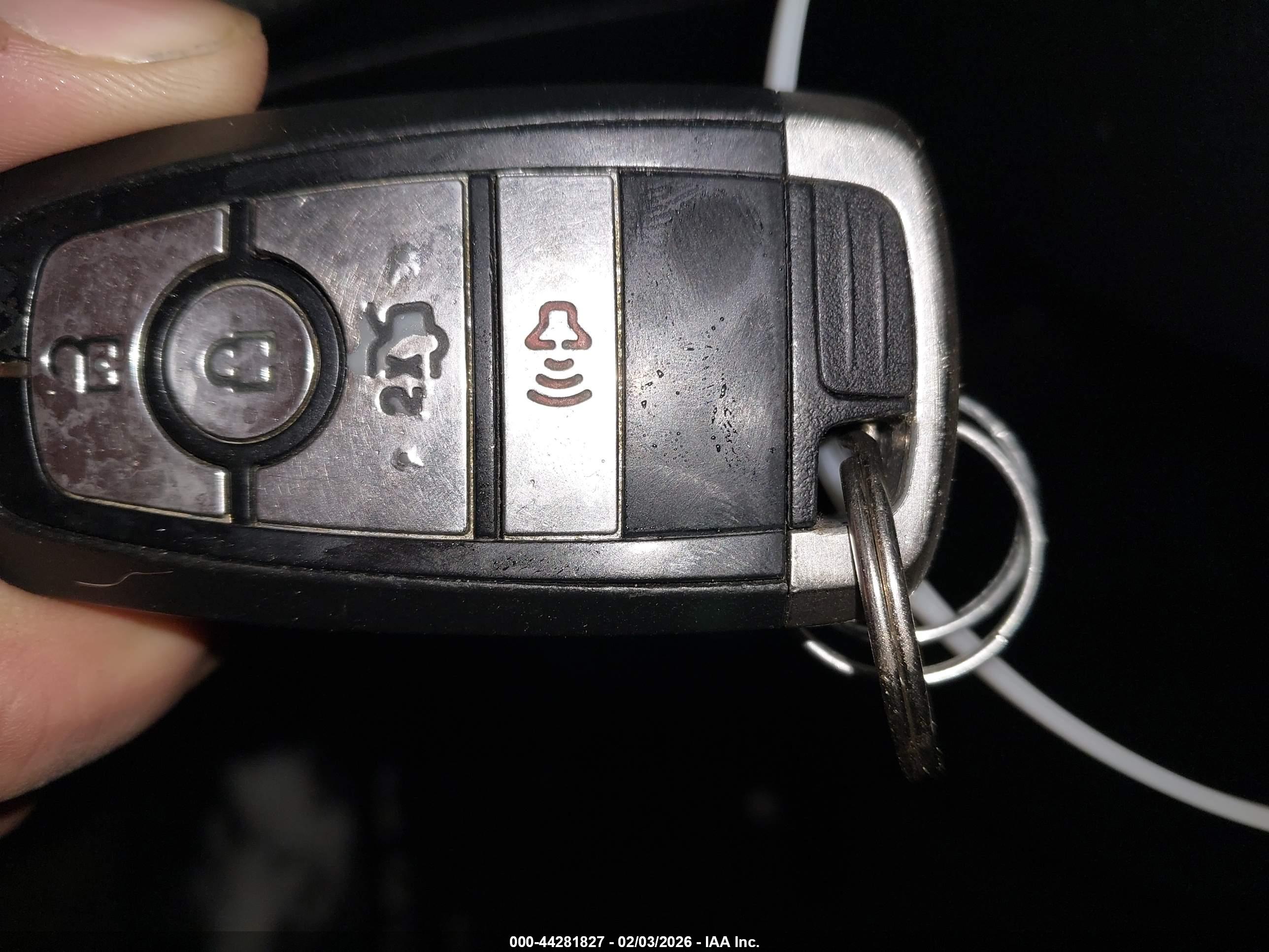 FORD FUSION image 11