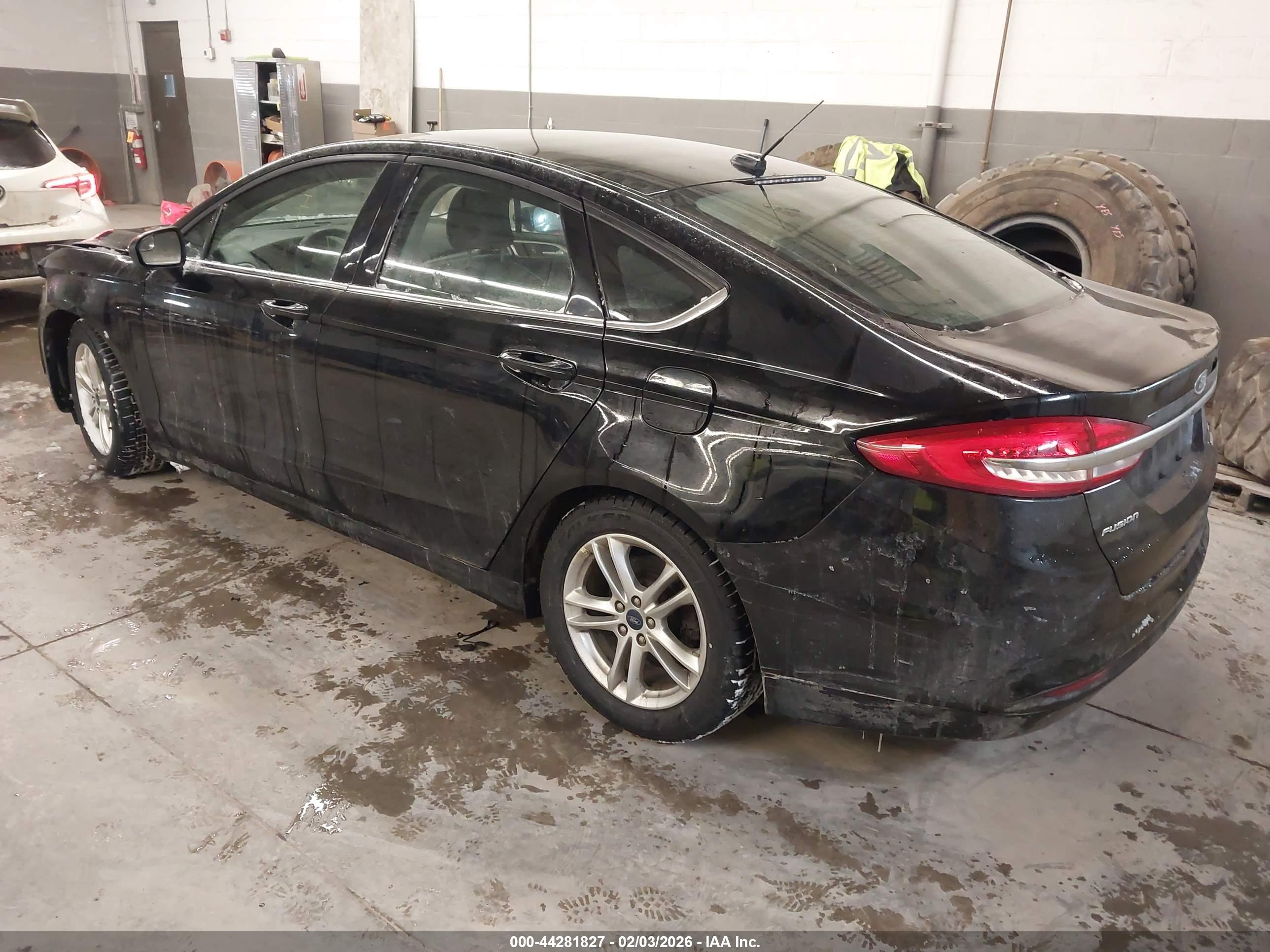 FORD FUSION image 3