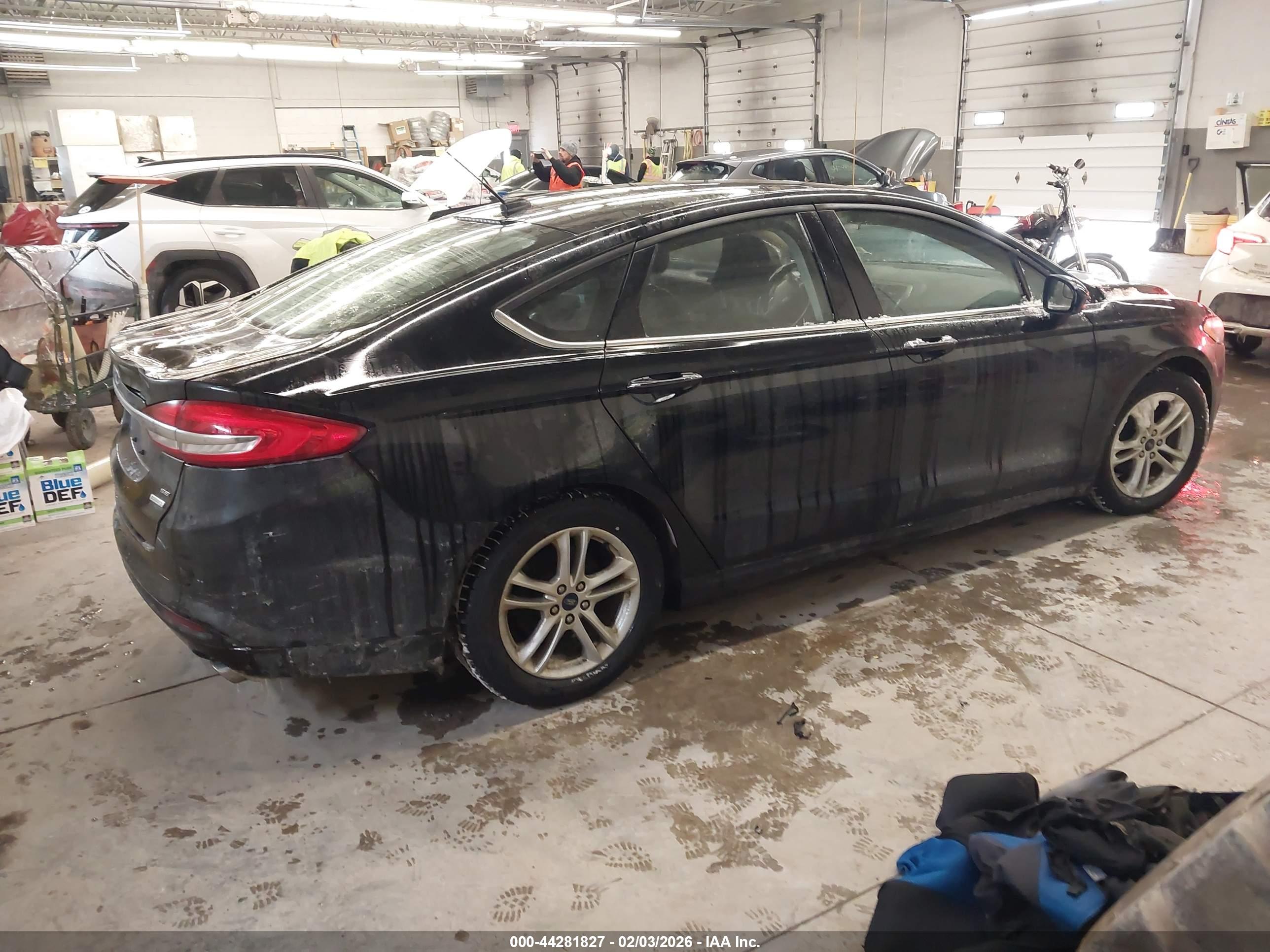 FORD FUSION image 4