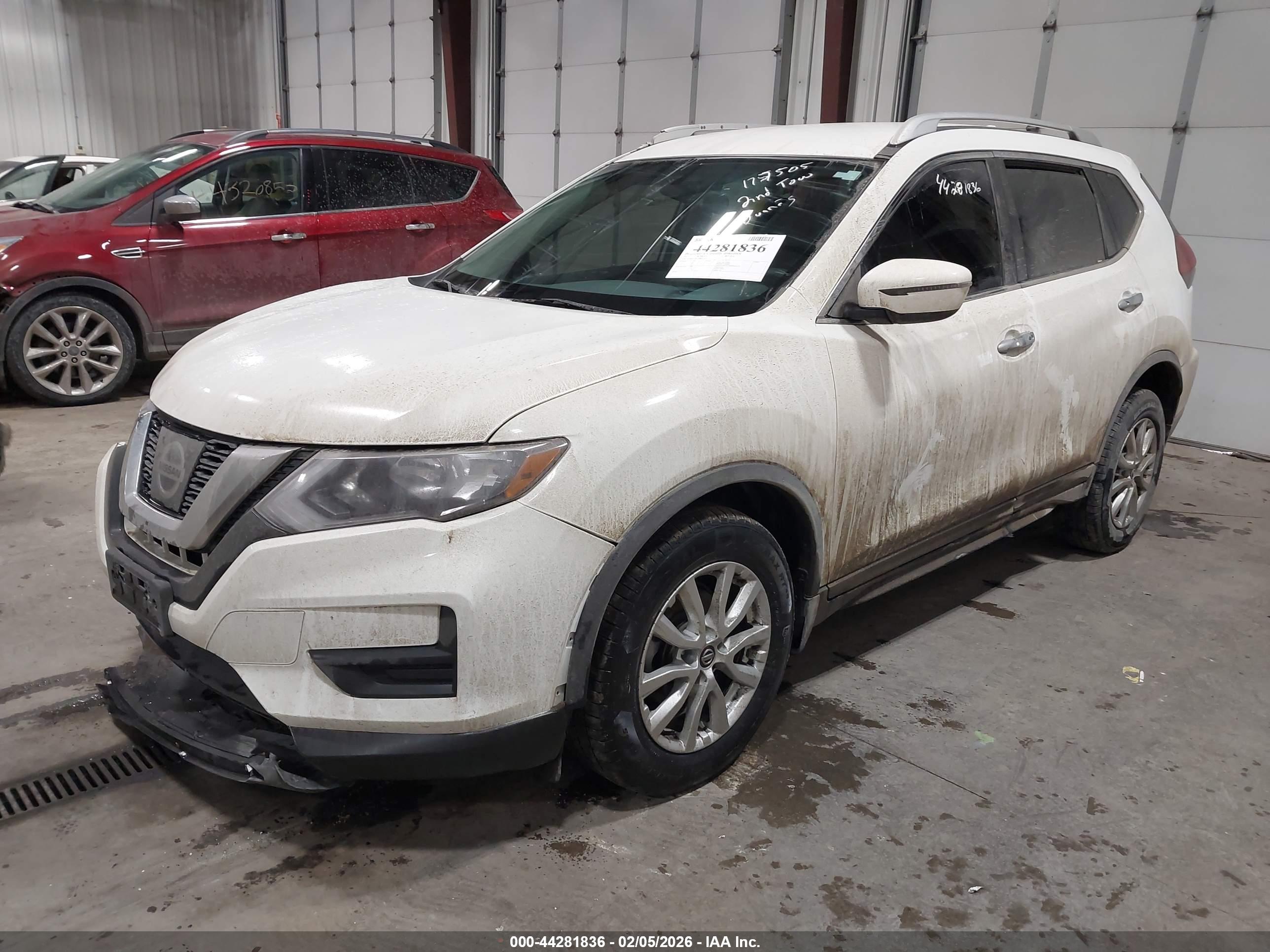 NISSAN ROGUE image 2