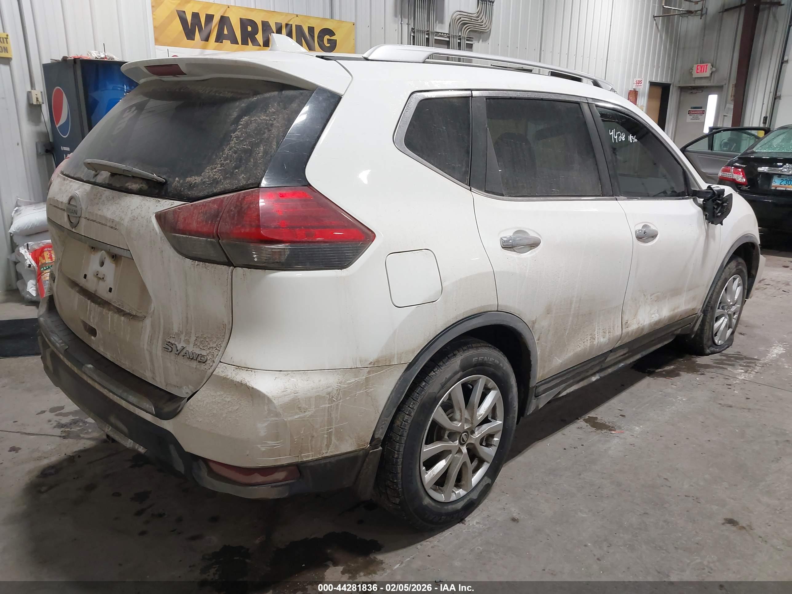 NISSAN ROGUE image 4