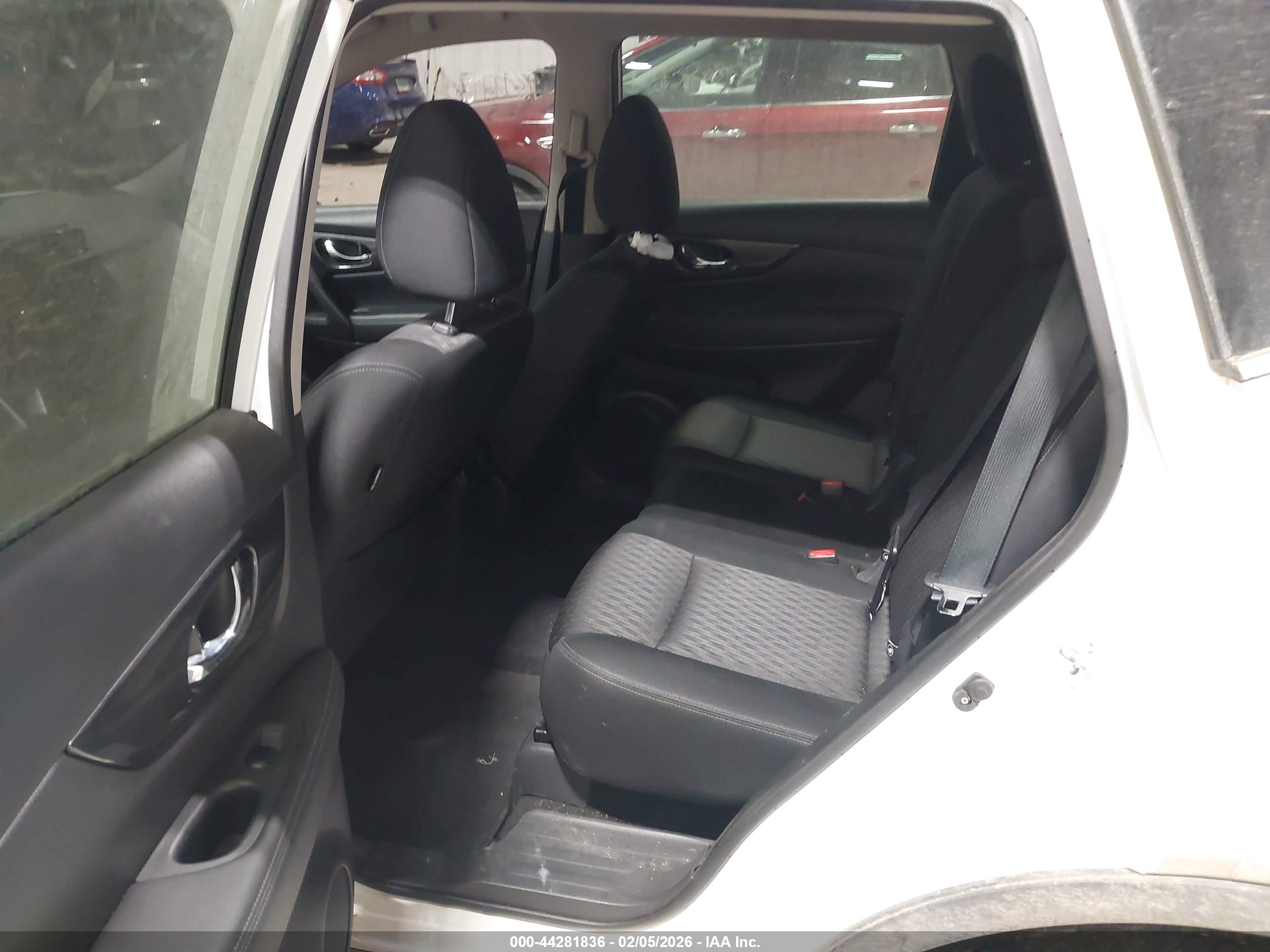 NISSAN ROGUE image 8