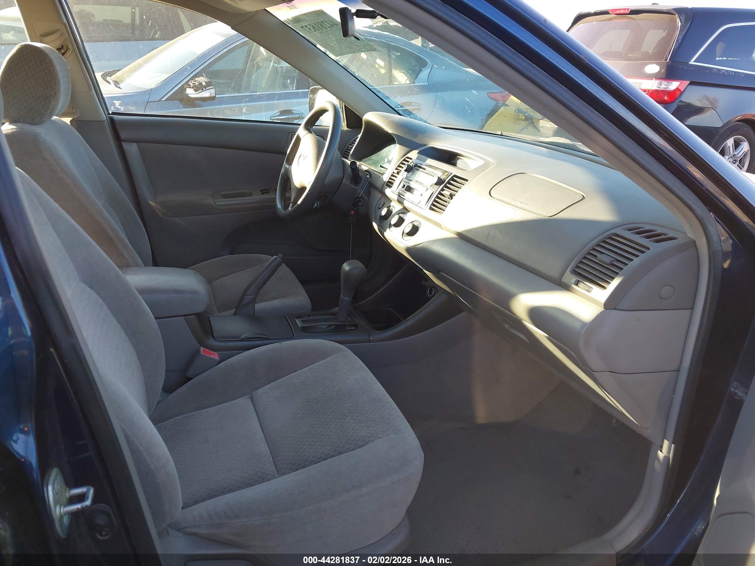 TOYOTA CAMRY image 5