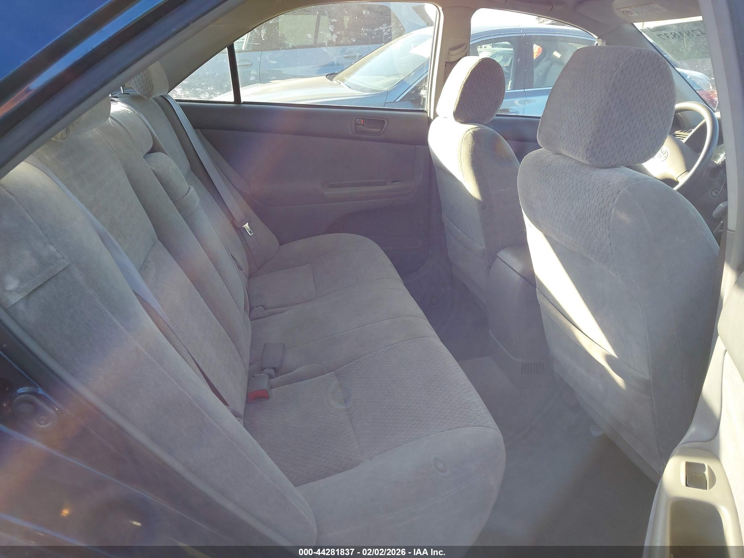 TOYOTA CAMRY image 8