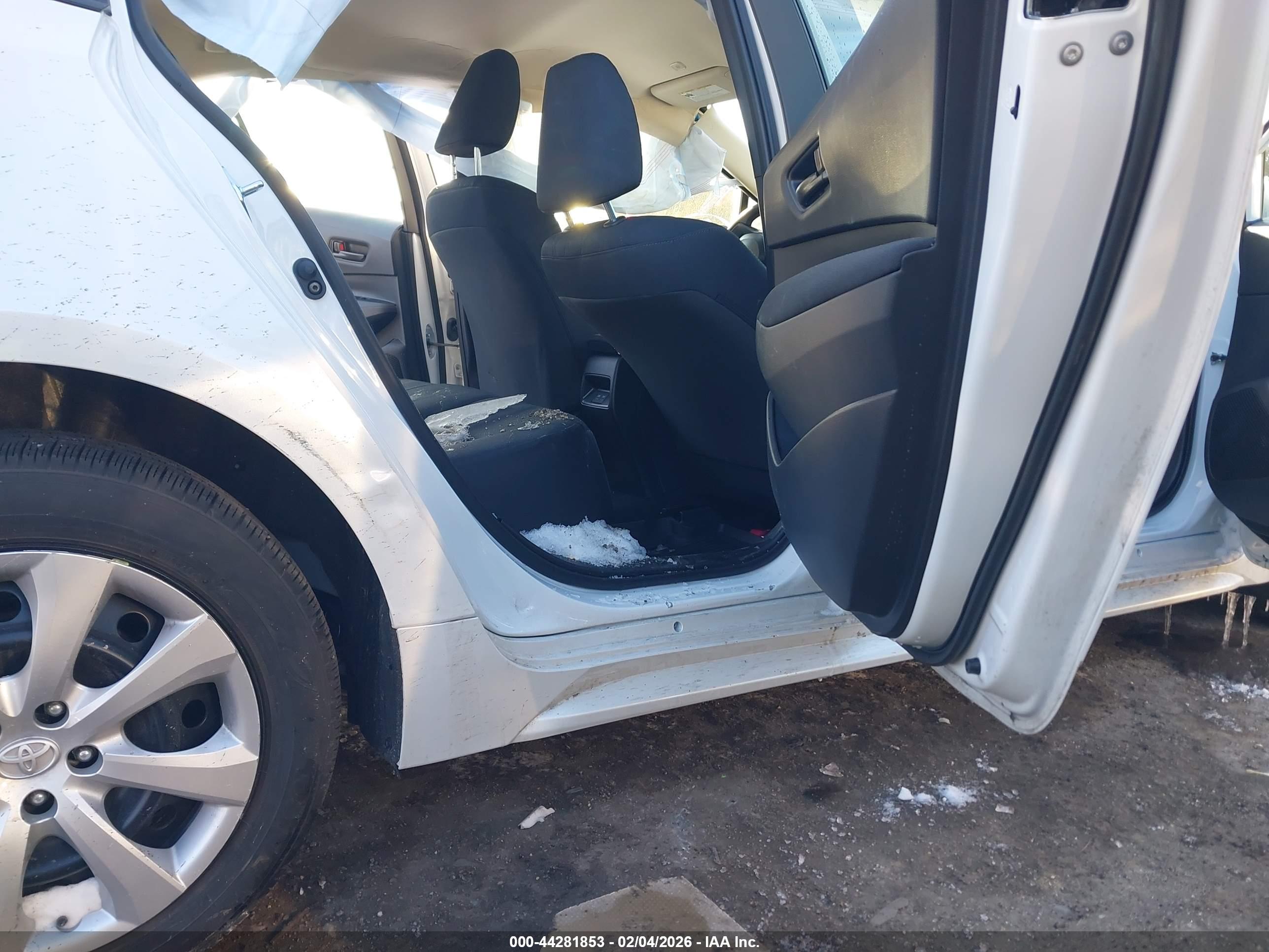 TOYOTA COROLLA image 8