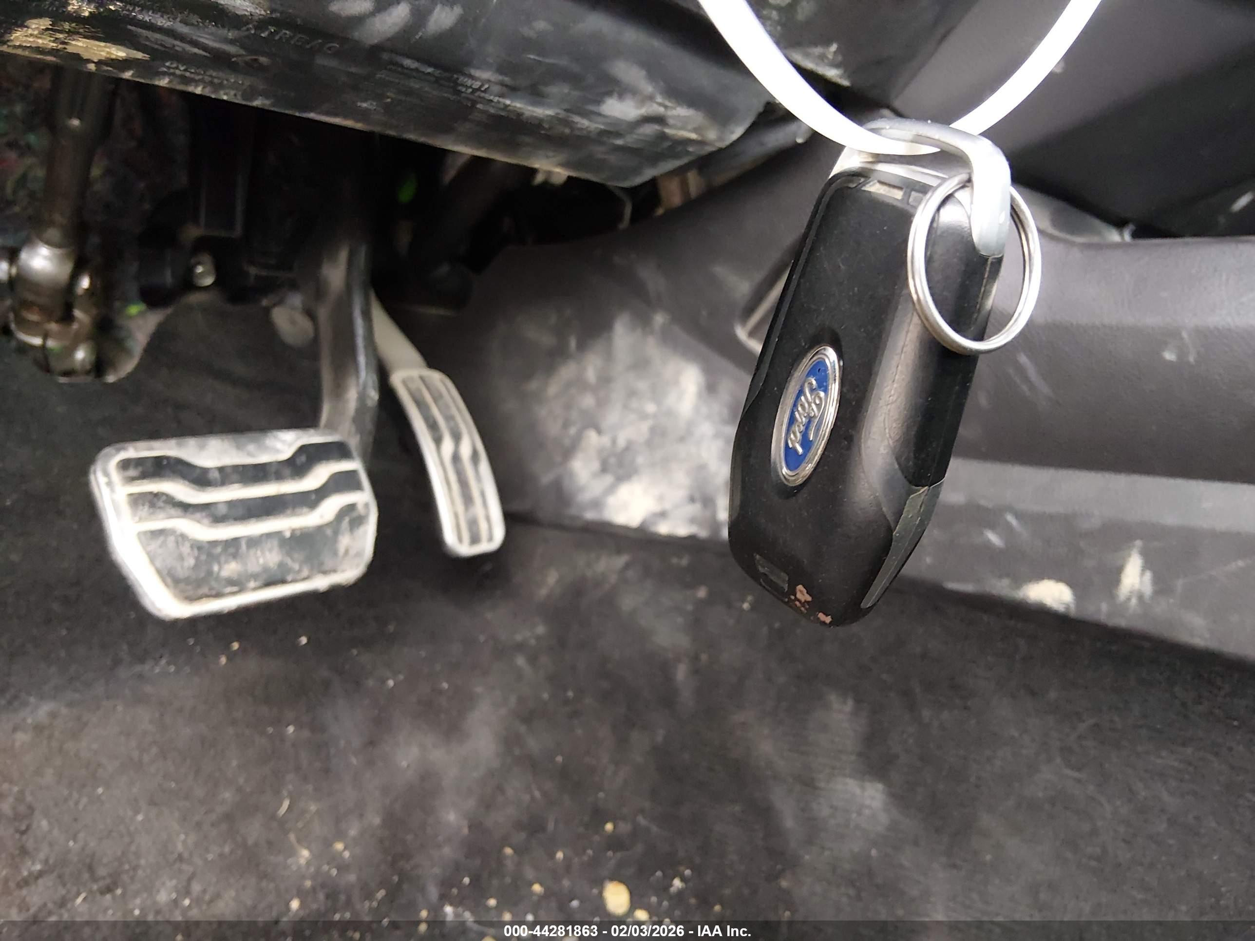FORD FUSION image 11