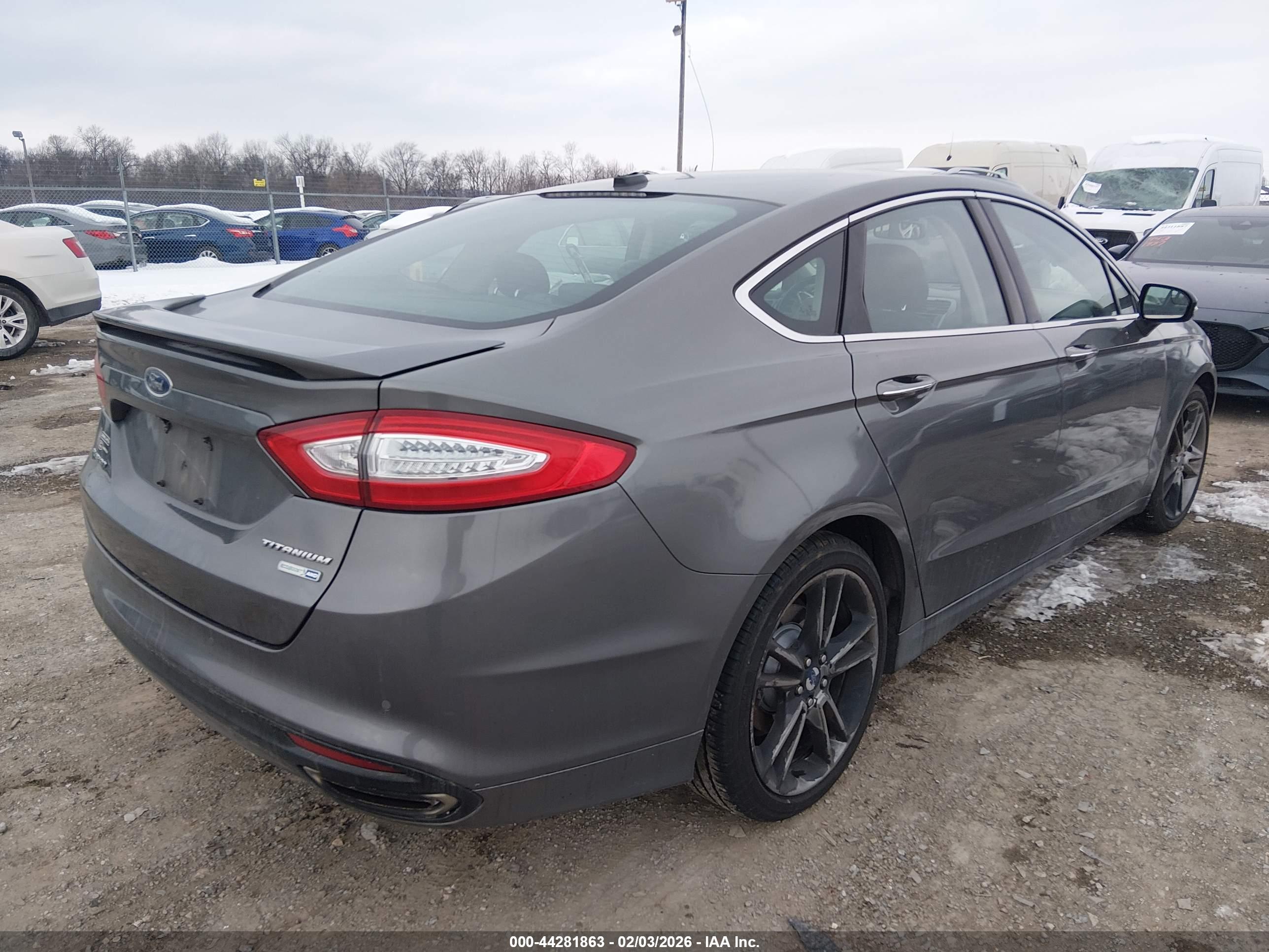 FORD FUSION image 4