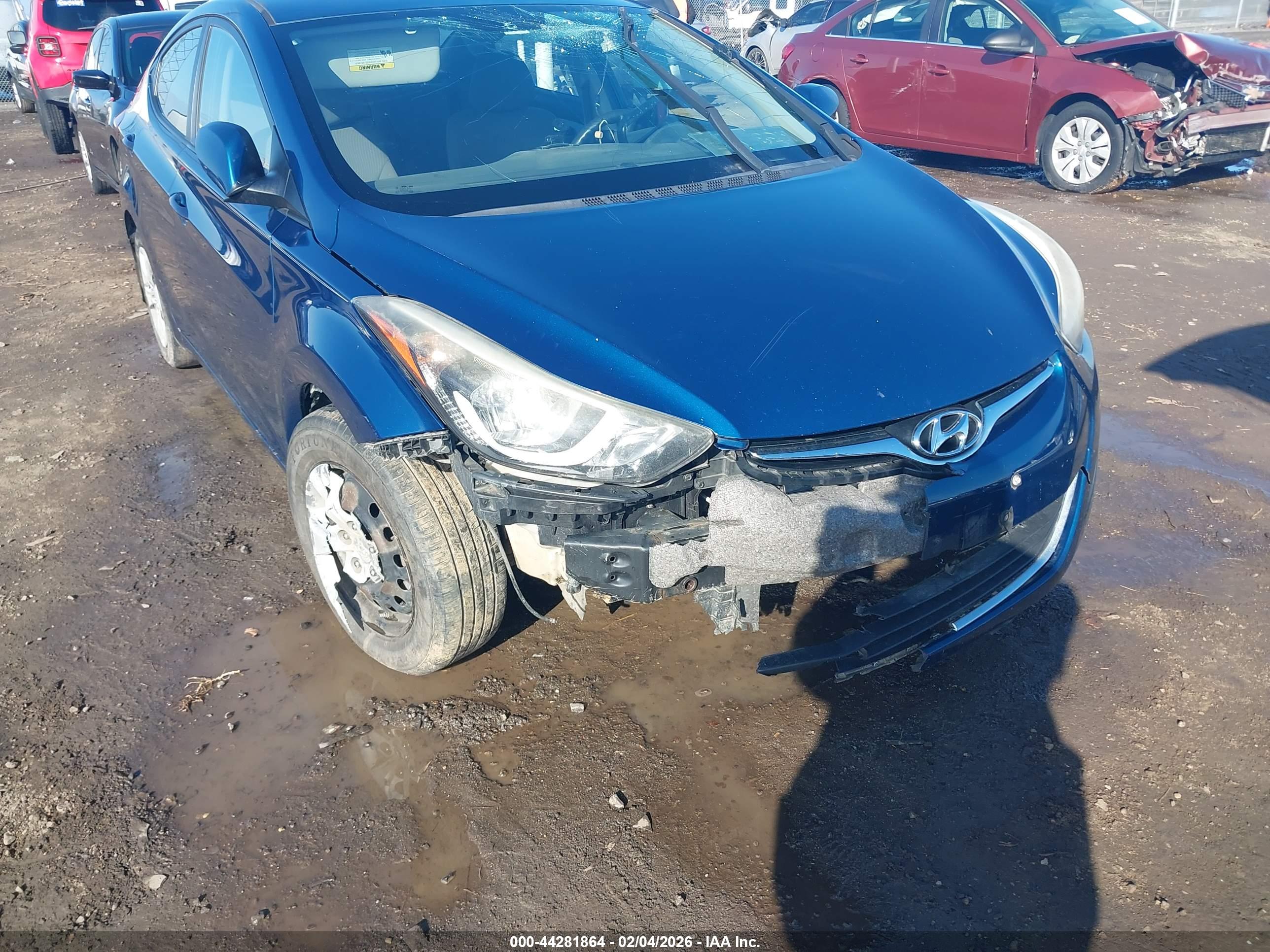 HYUNDAI ELANTRA image 6