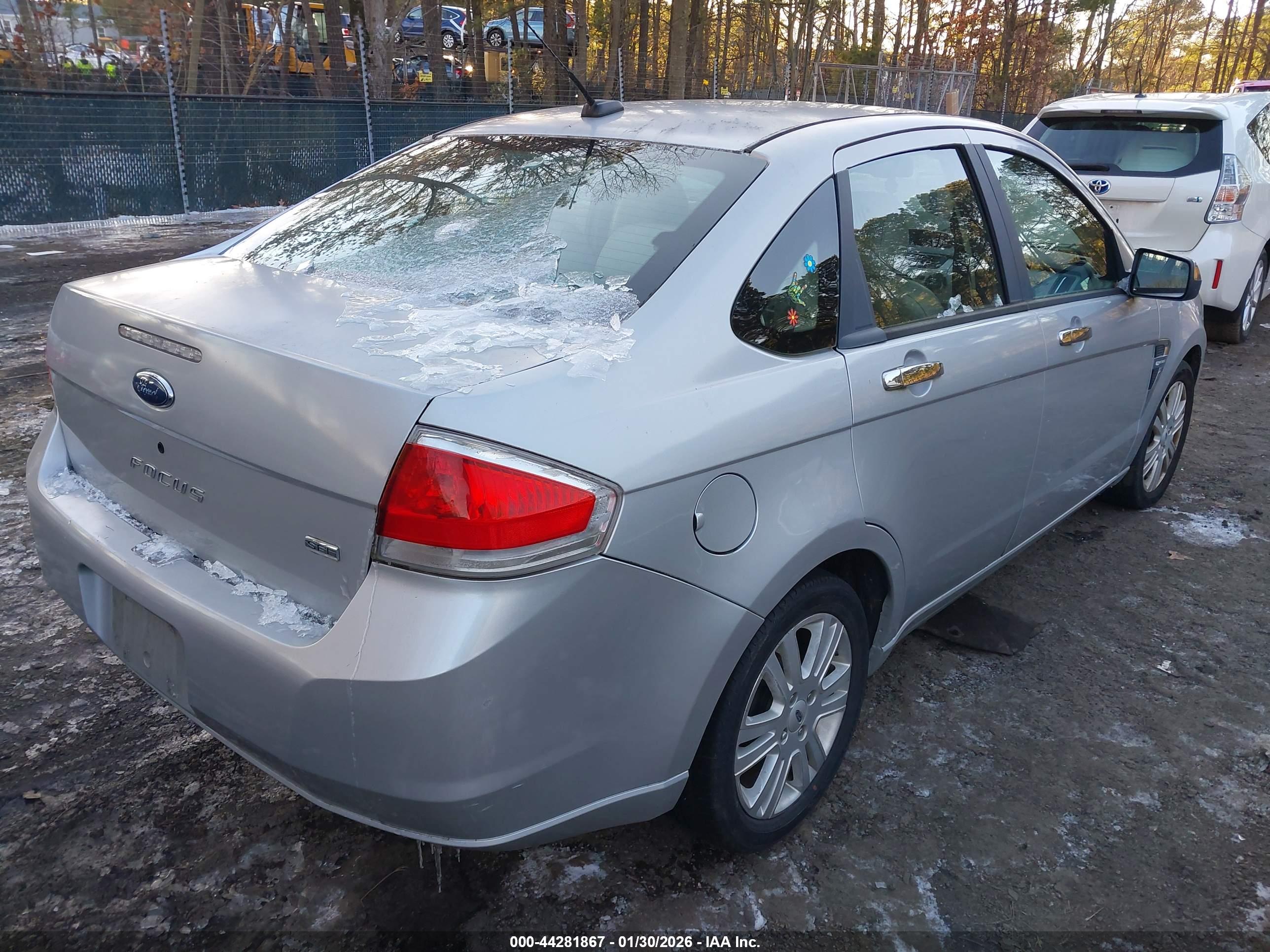 FORD FOCUS image 4