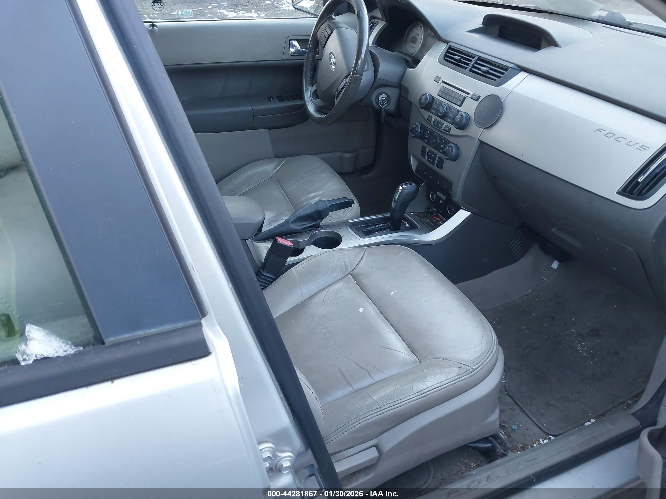 FORD FOCUS image 5