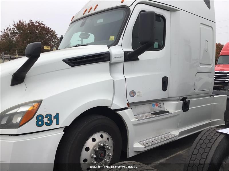 FREIGHTLINER NEW image 2