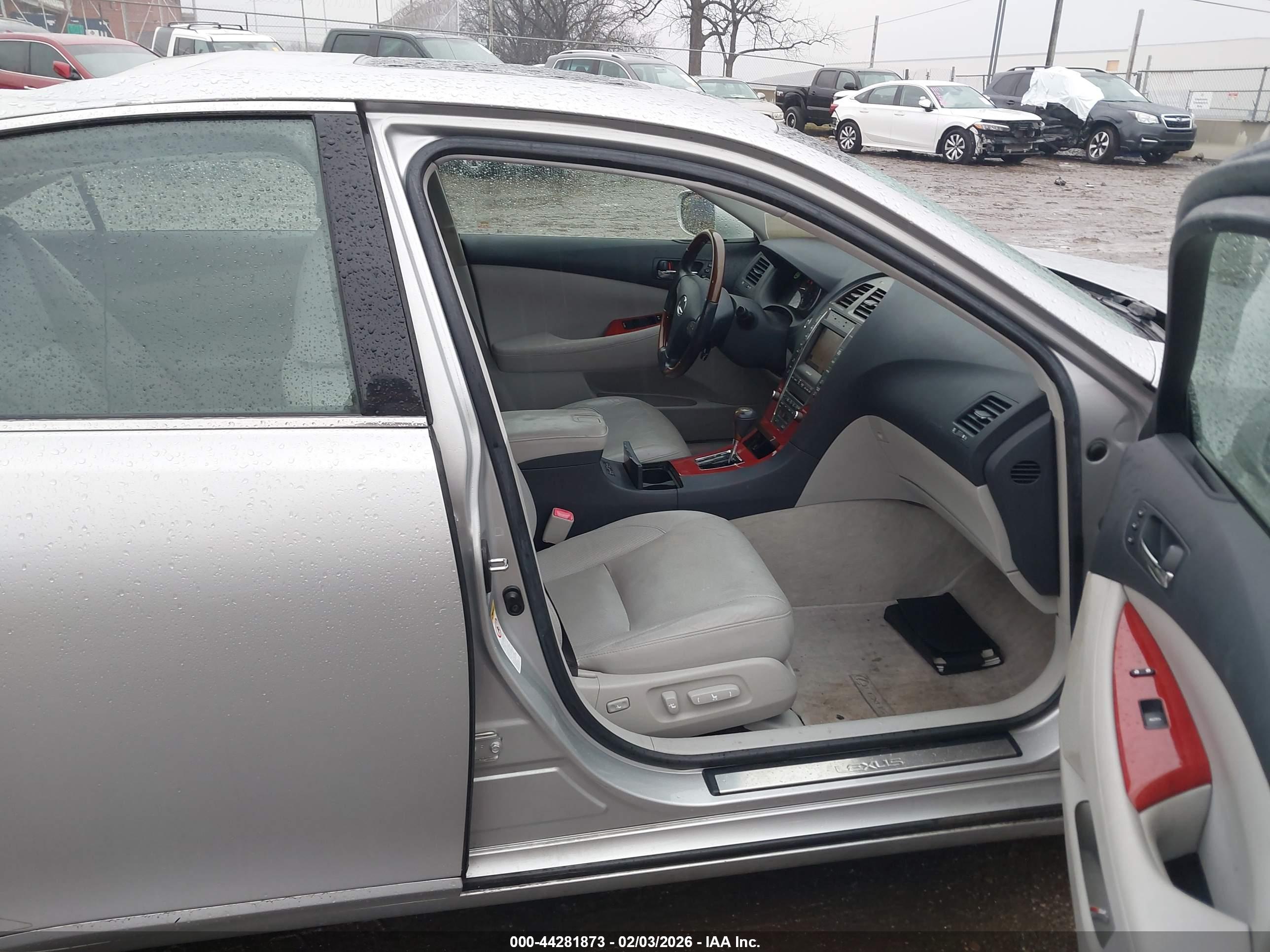 LEXUS ES image 5