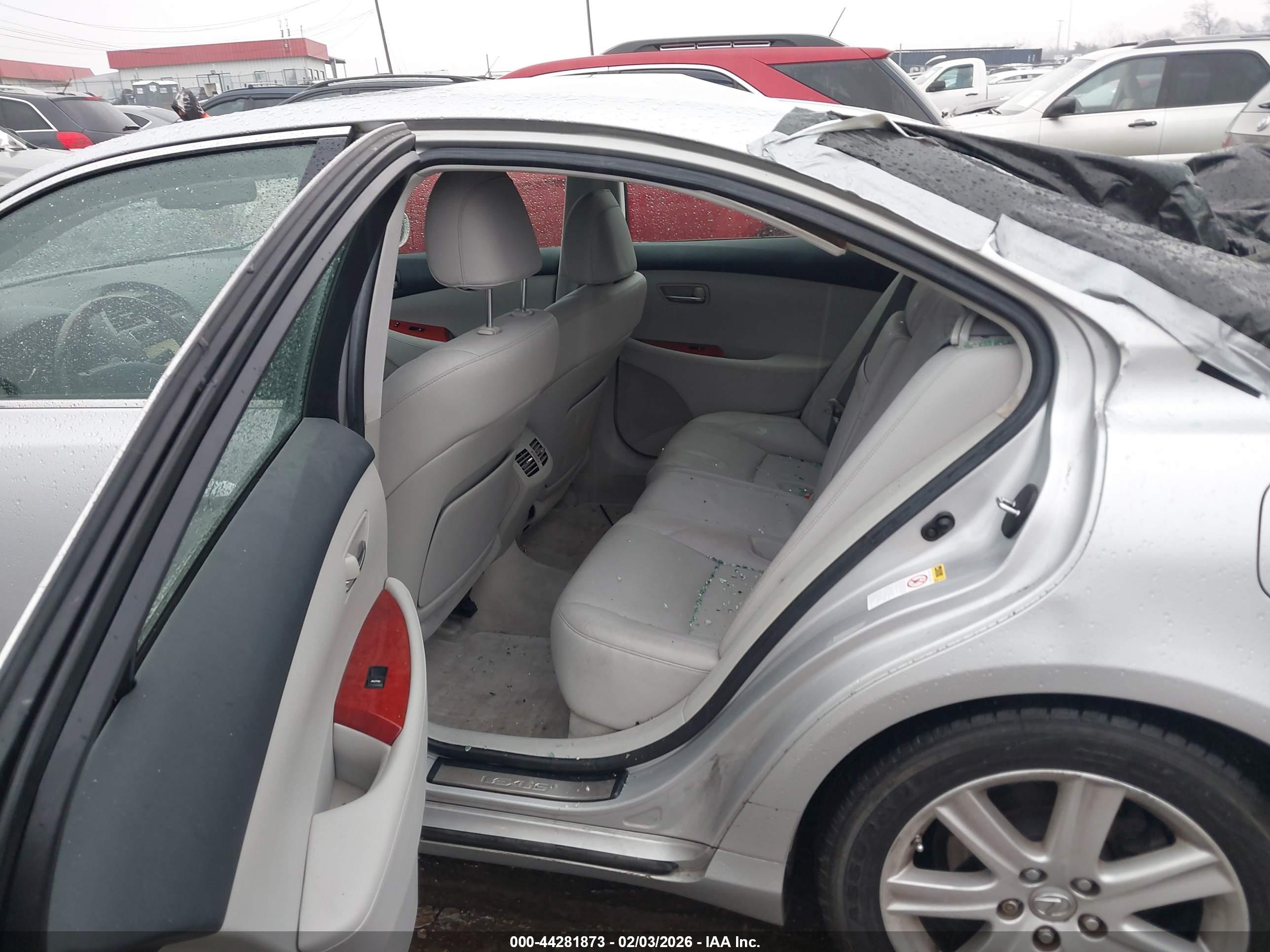 LEXUS ES image 8