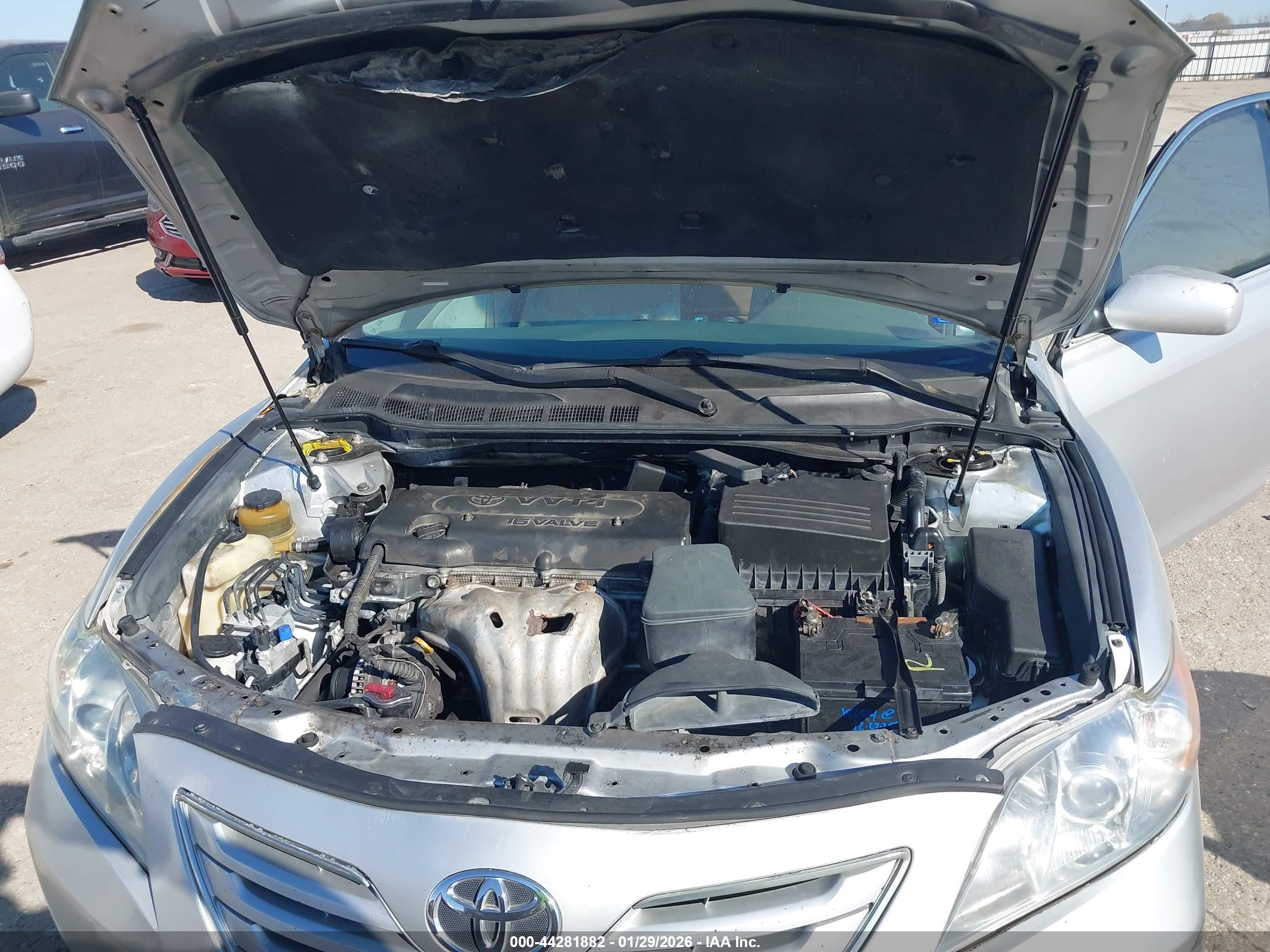 TOYOTA CAMRY image 10
