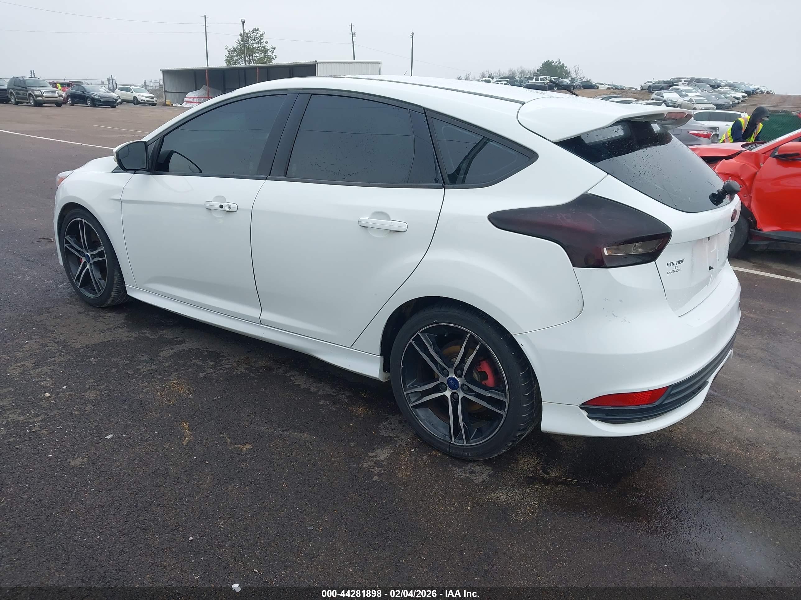 FORD FOCUS image 3