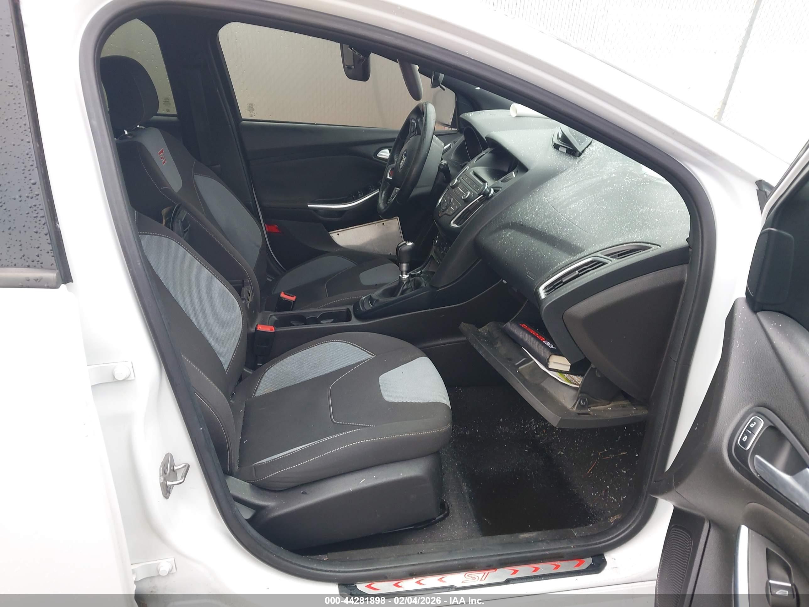 FORD FOCUS image 5