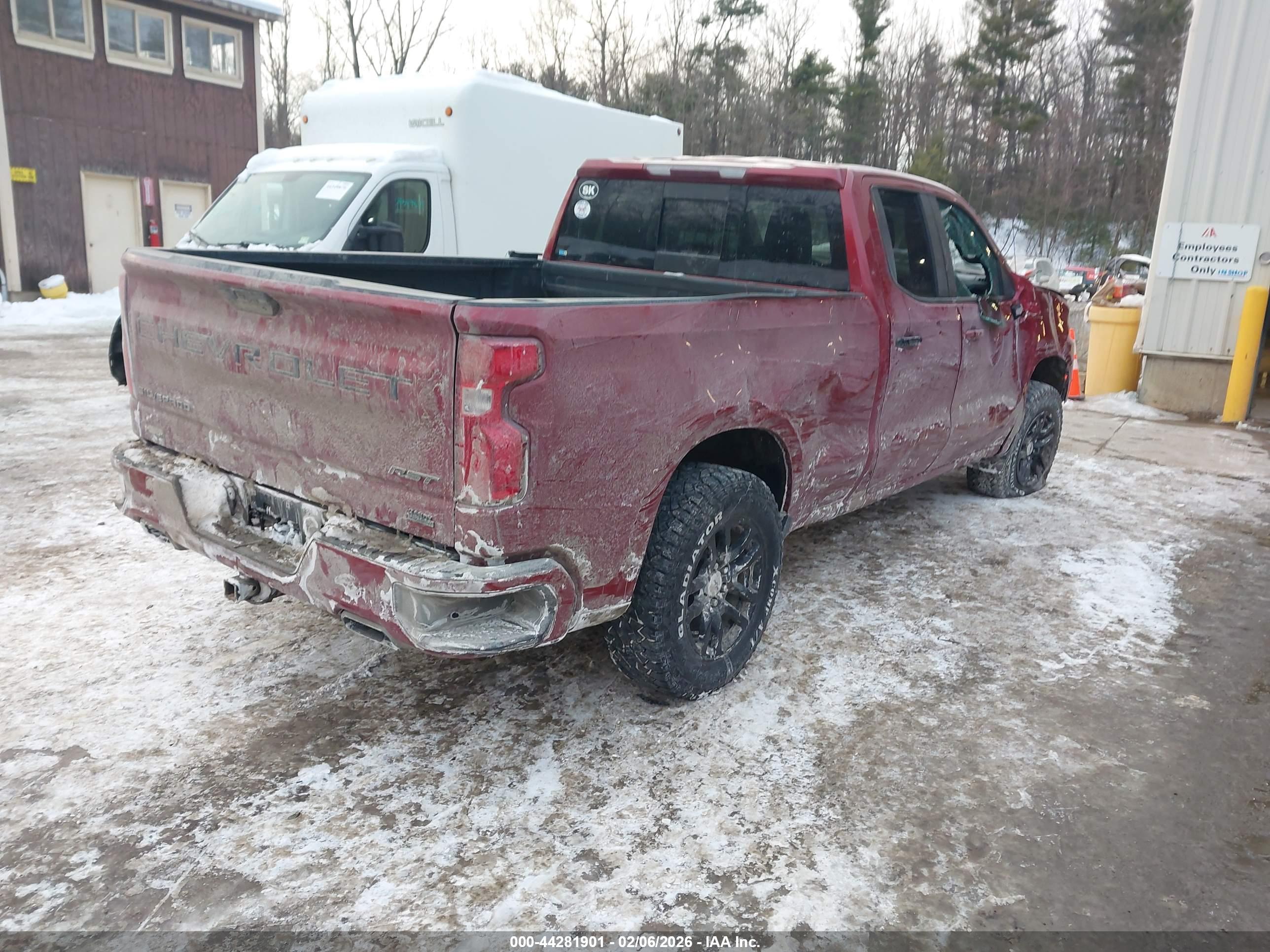 CHEVROLET SILVERADO image 4