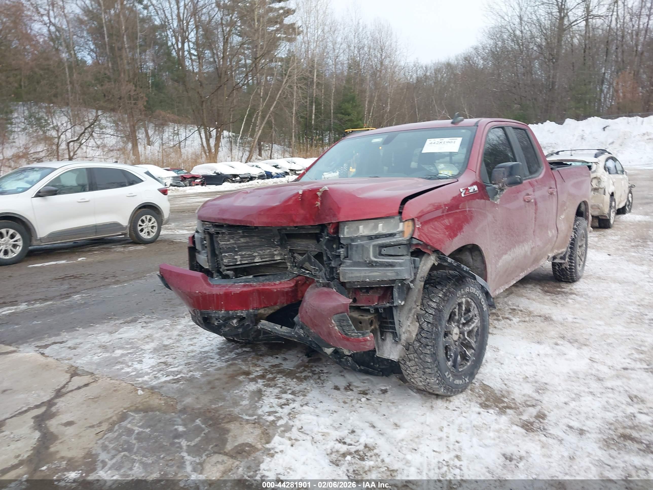 CHEVROLET SILVERADO image 6