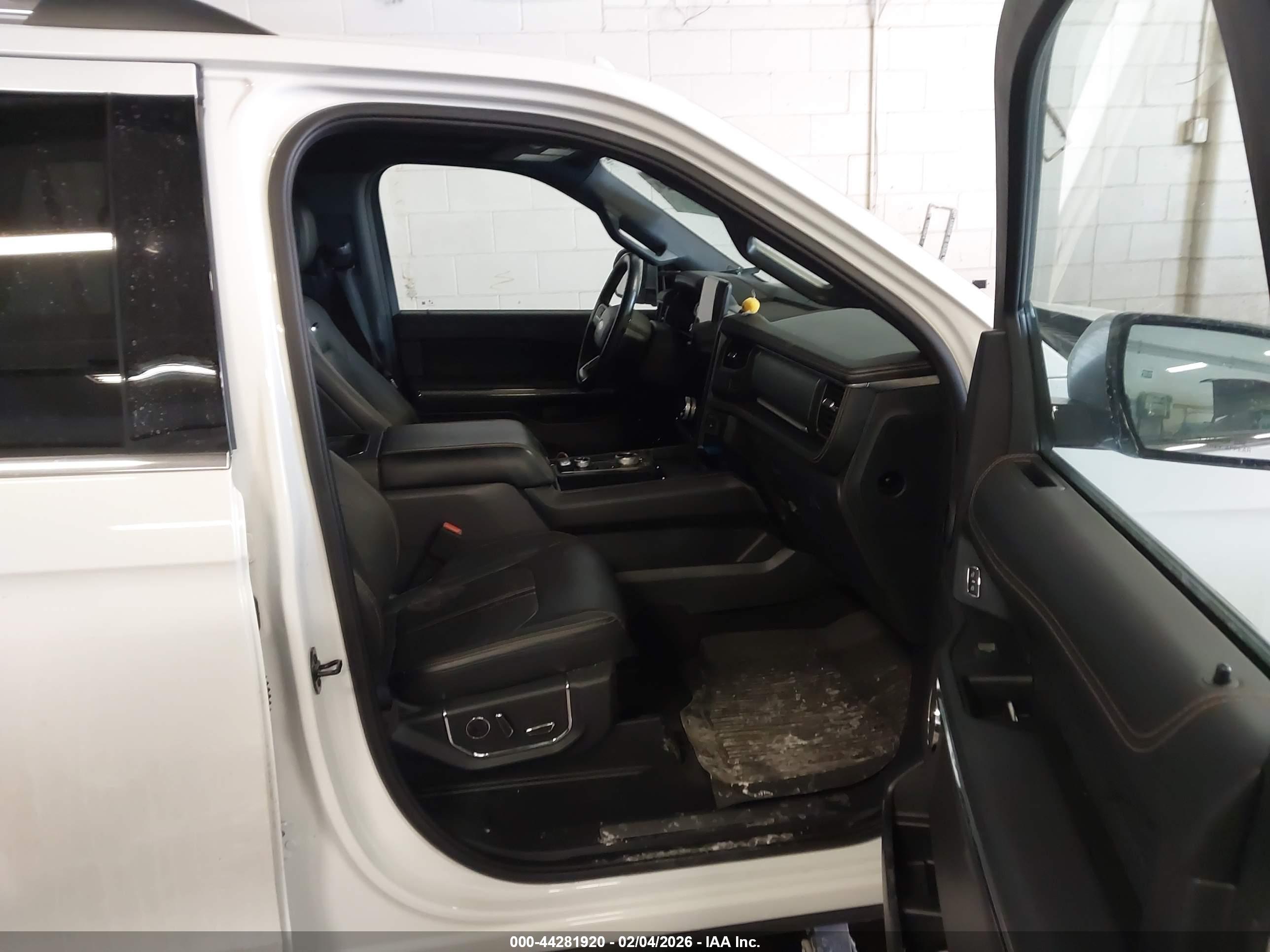 FORD EXPEDITION image 5
