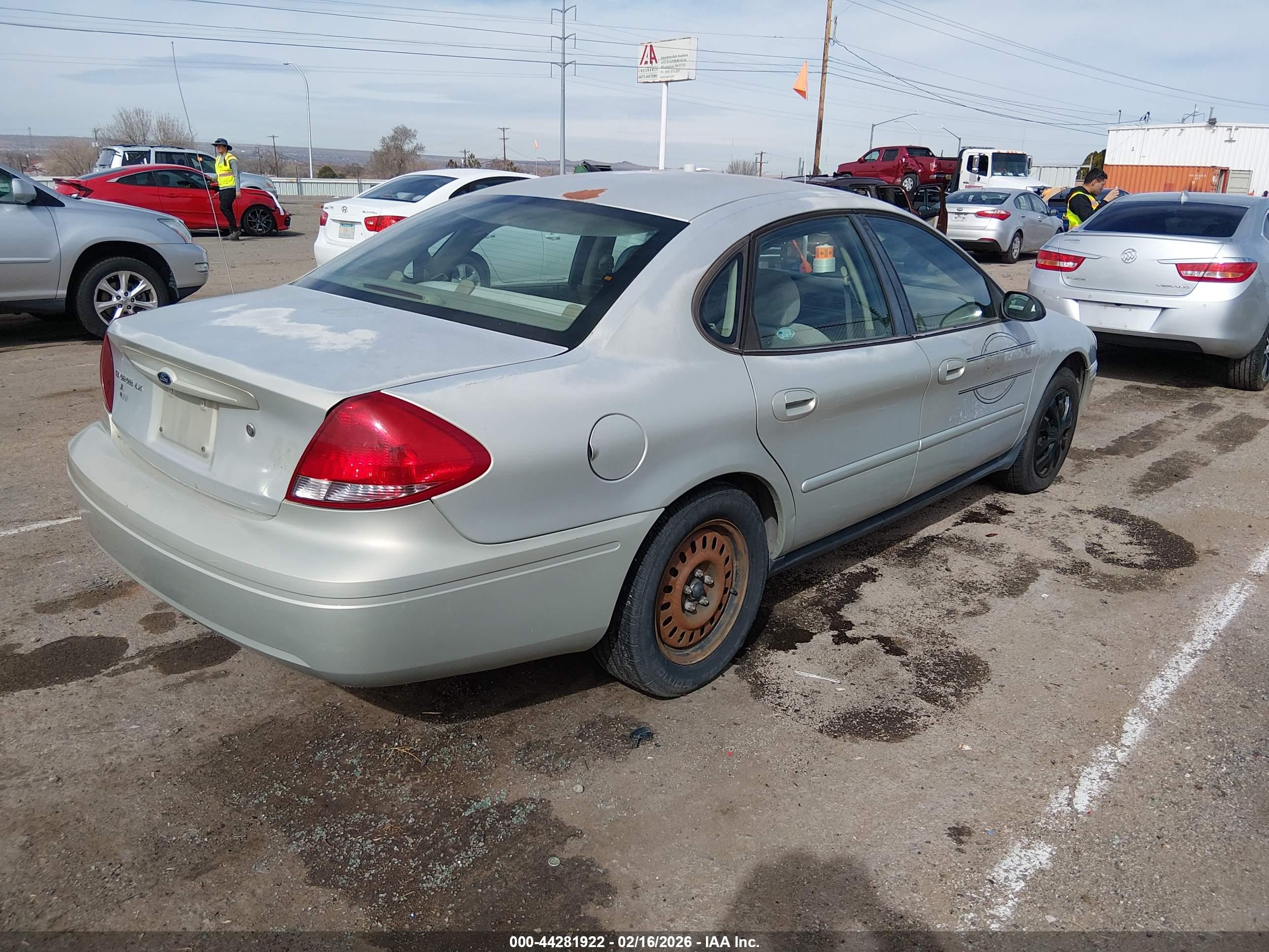 FORD TAURUS image 4