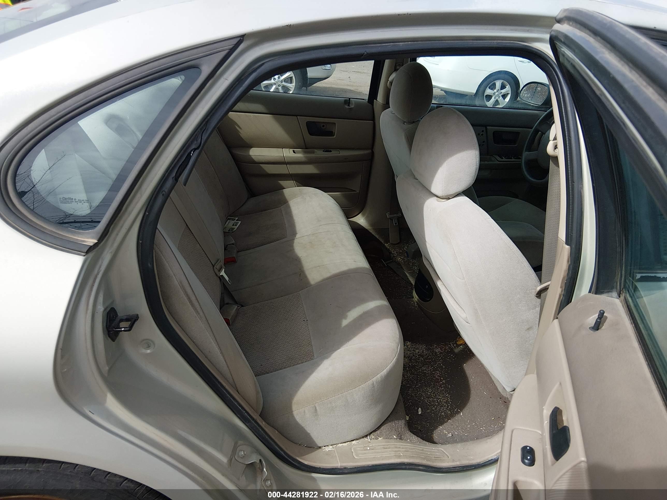 FORD TAURUS image 8