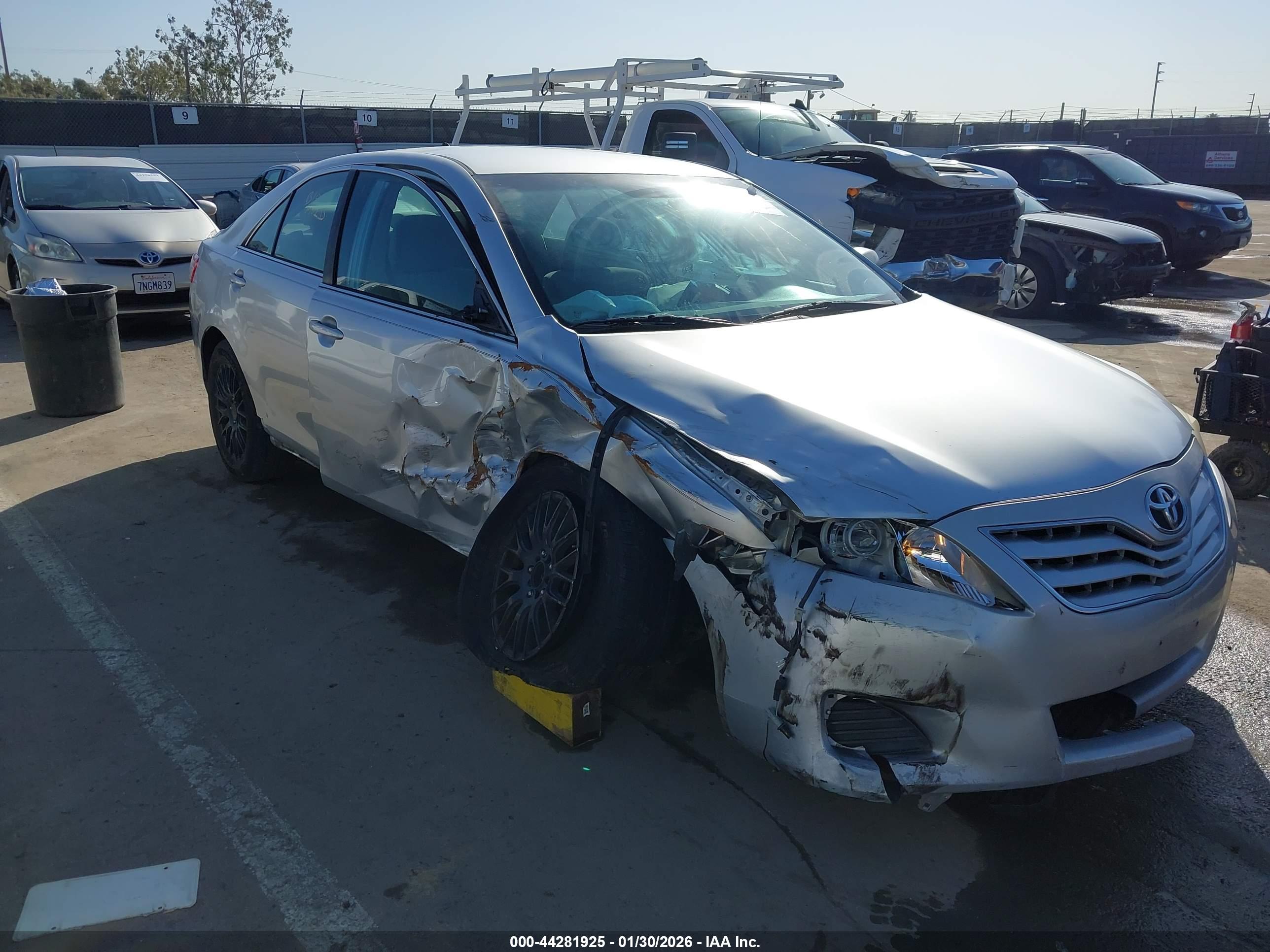 TOYOTA CAMRY image 6
