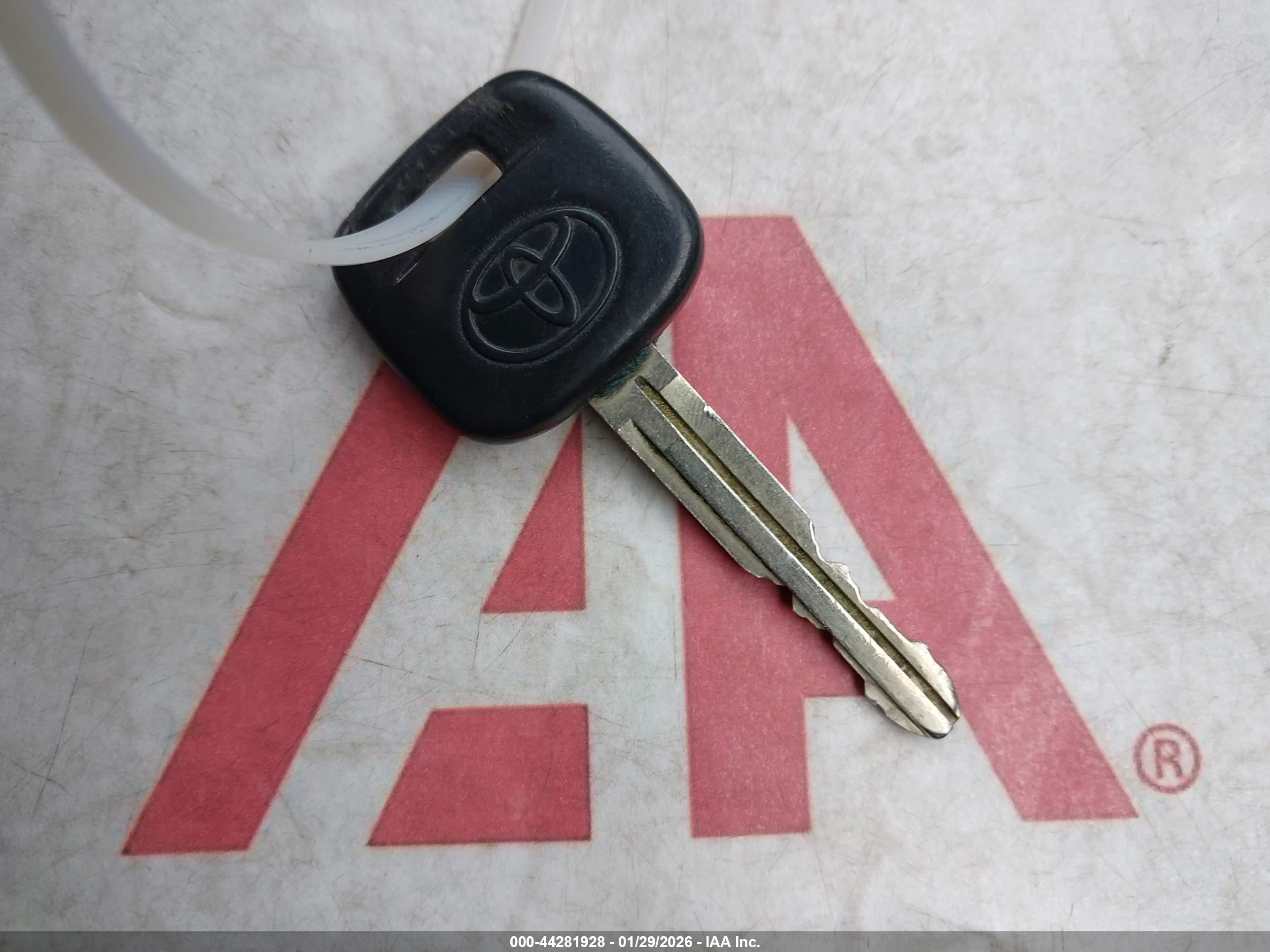 TOYOTA YARIS image 11