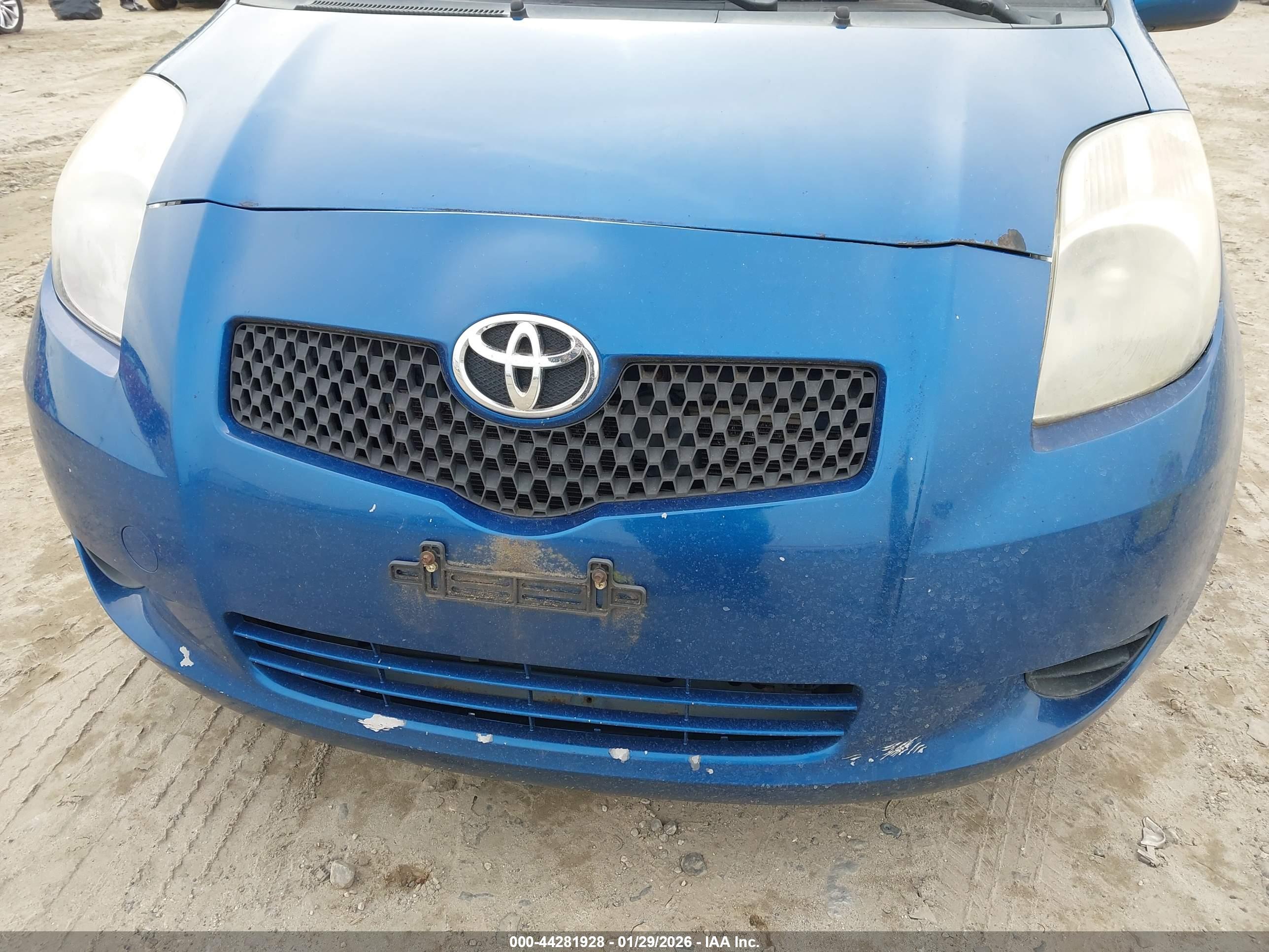 TOYOTA YARIS image 6