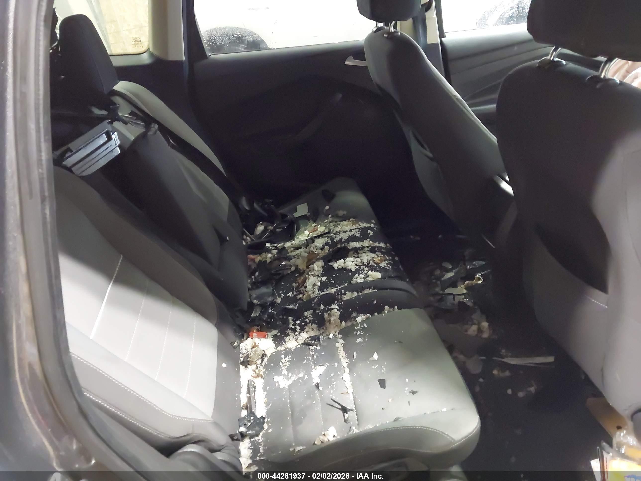 FORD ESCAPE image 8