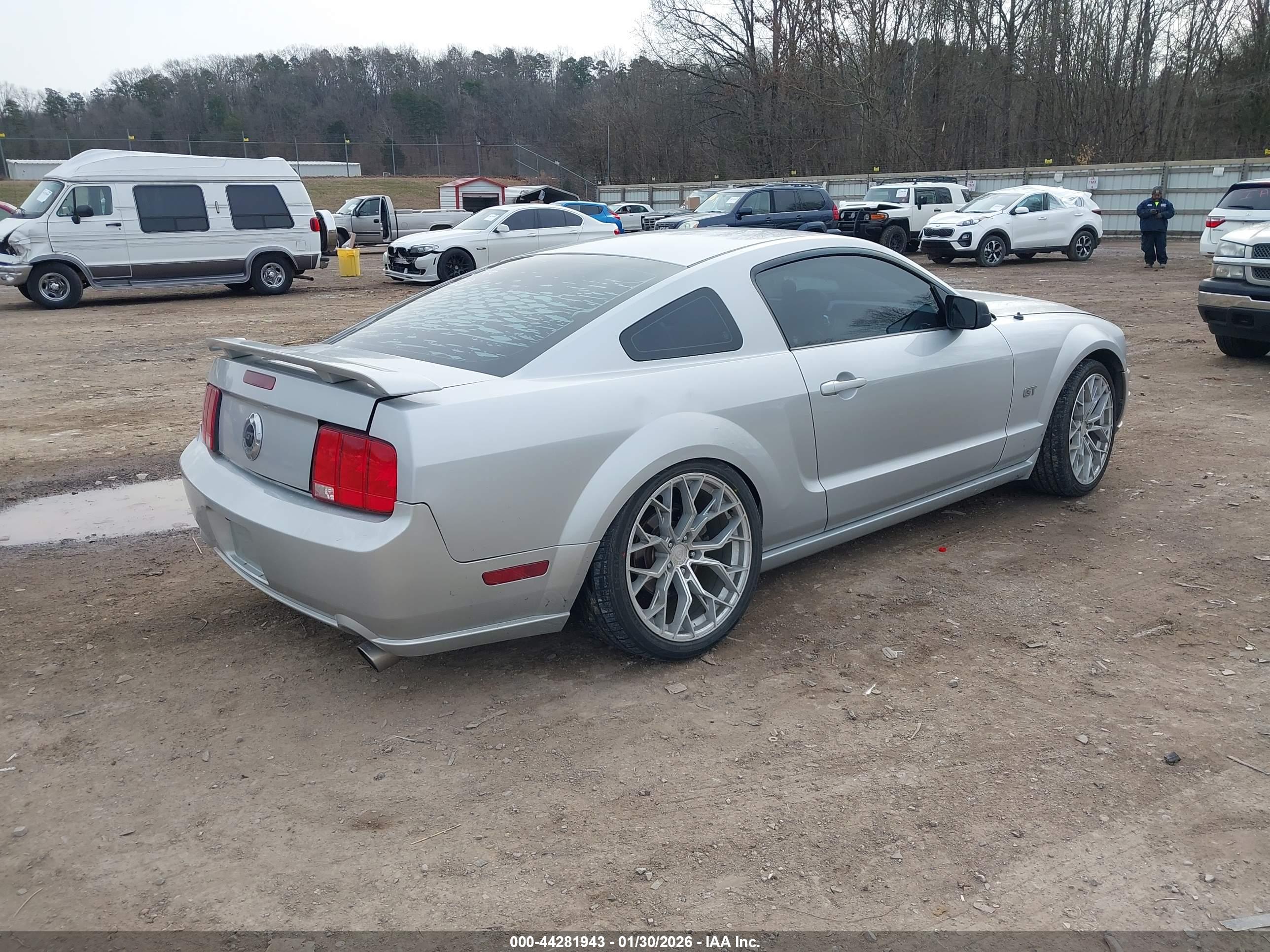 FORD MUSTANG image 4