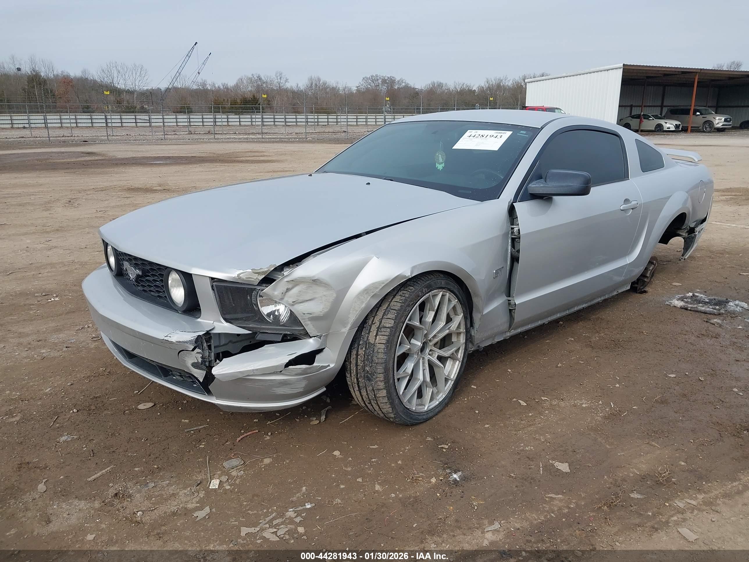 FORD MUSTANG image 6
