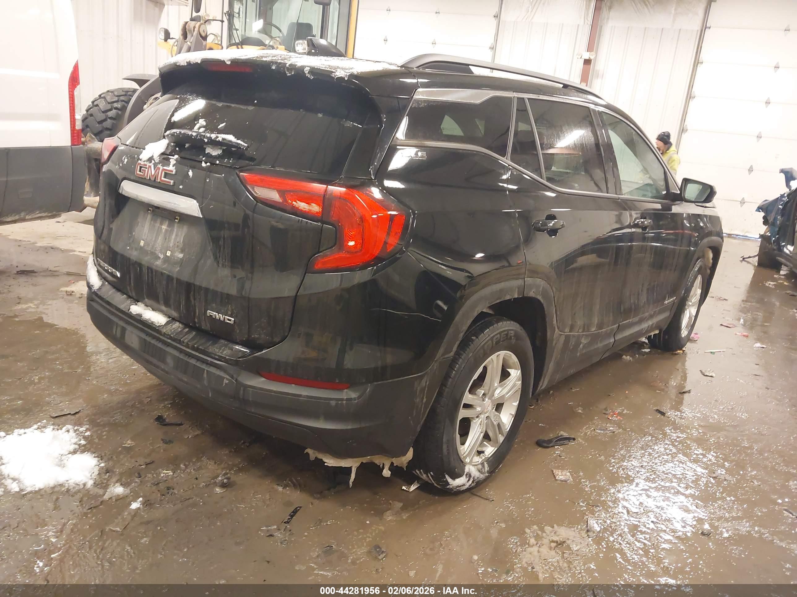 GMC TERRAIN image 4