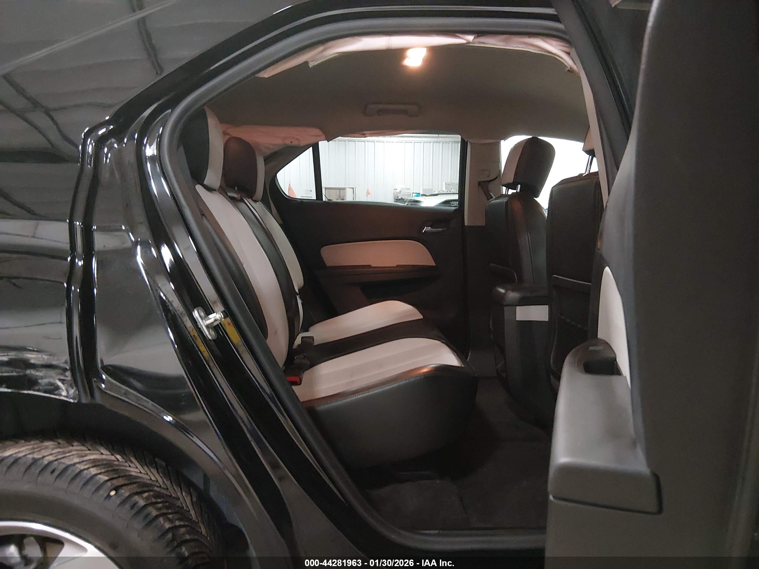 CHEVROLET EQUINOX image 8