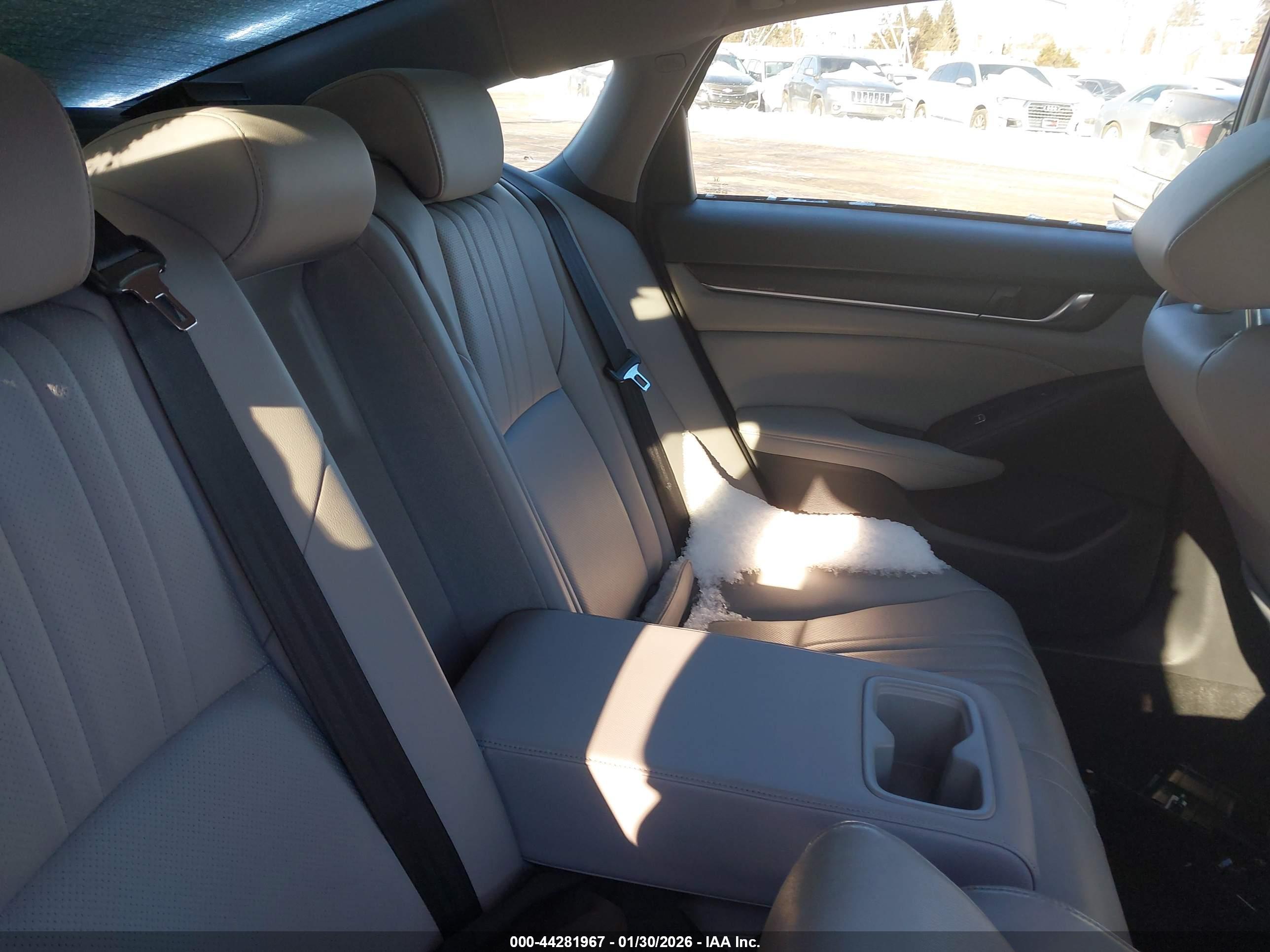 HONDA ACCORD image 8