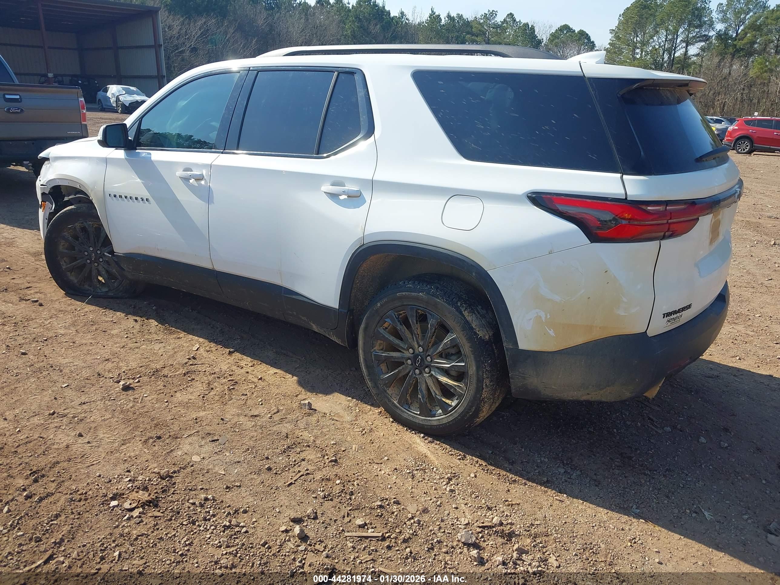 CHEVROLET TRAVERSE image 3