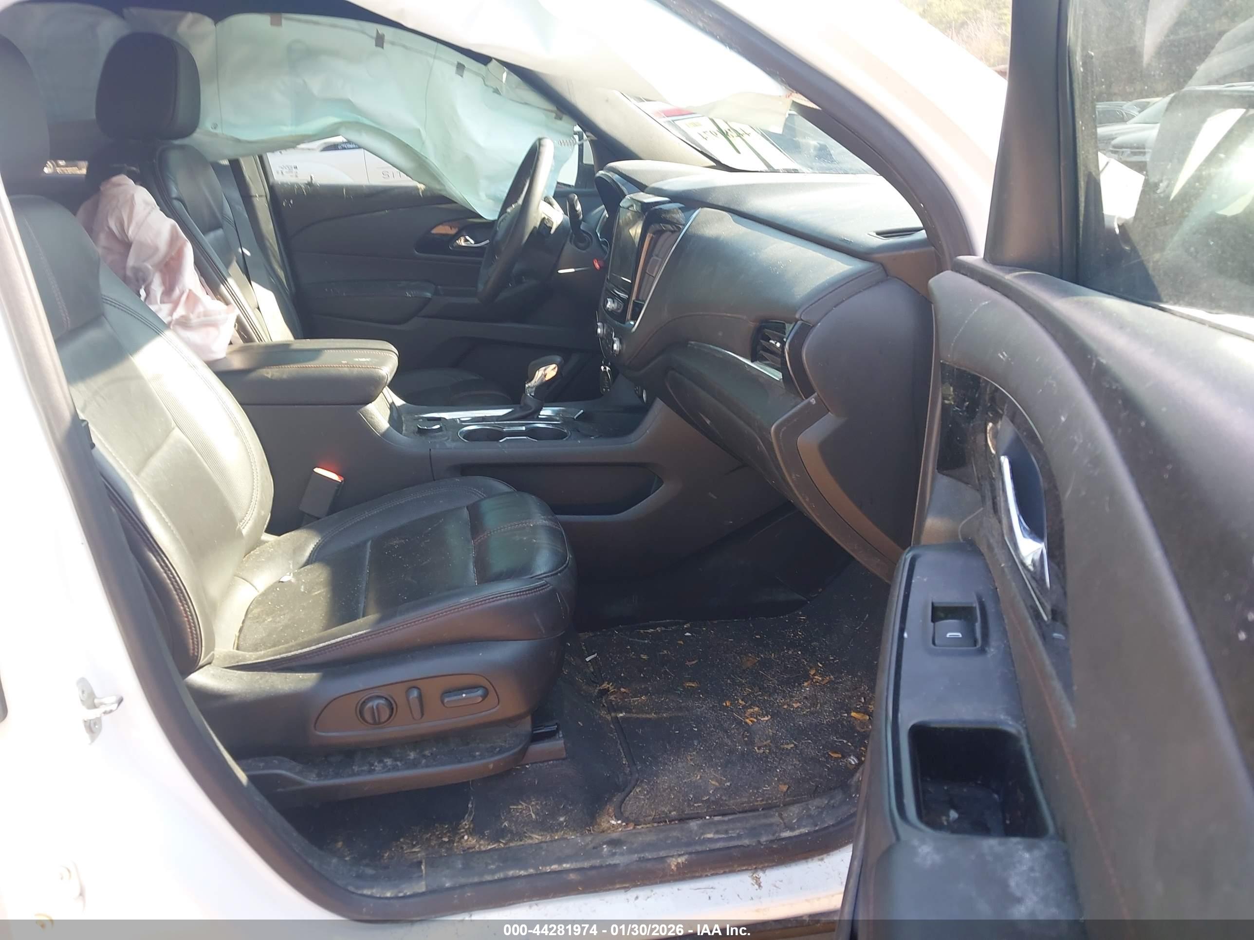 CHEVROLET TRAVERSE image 5