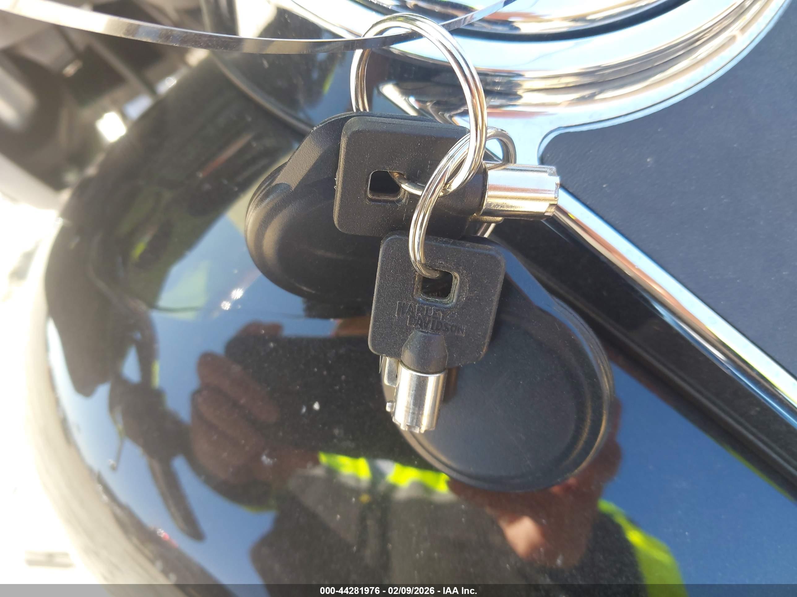 HARLEY-DAVIDSON FLHTI image 11