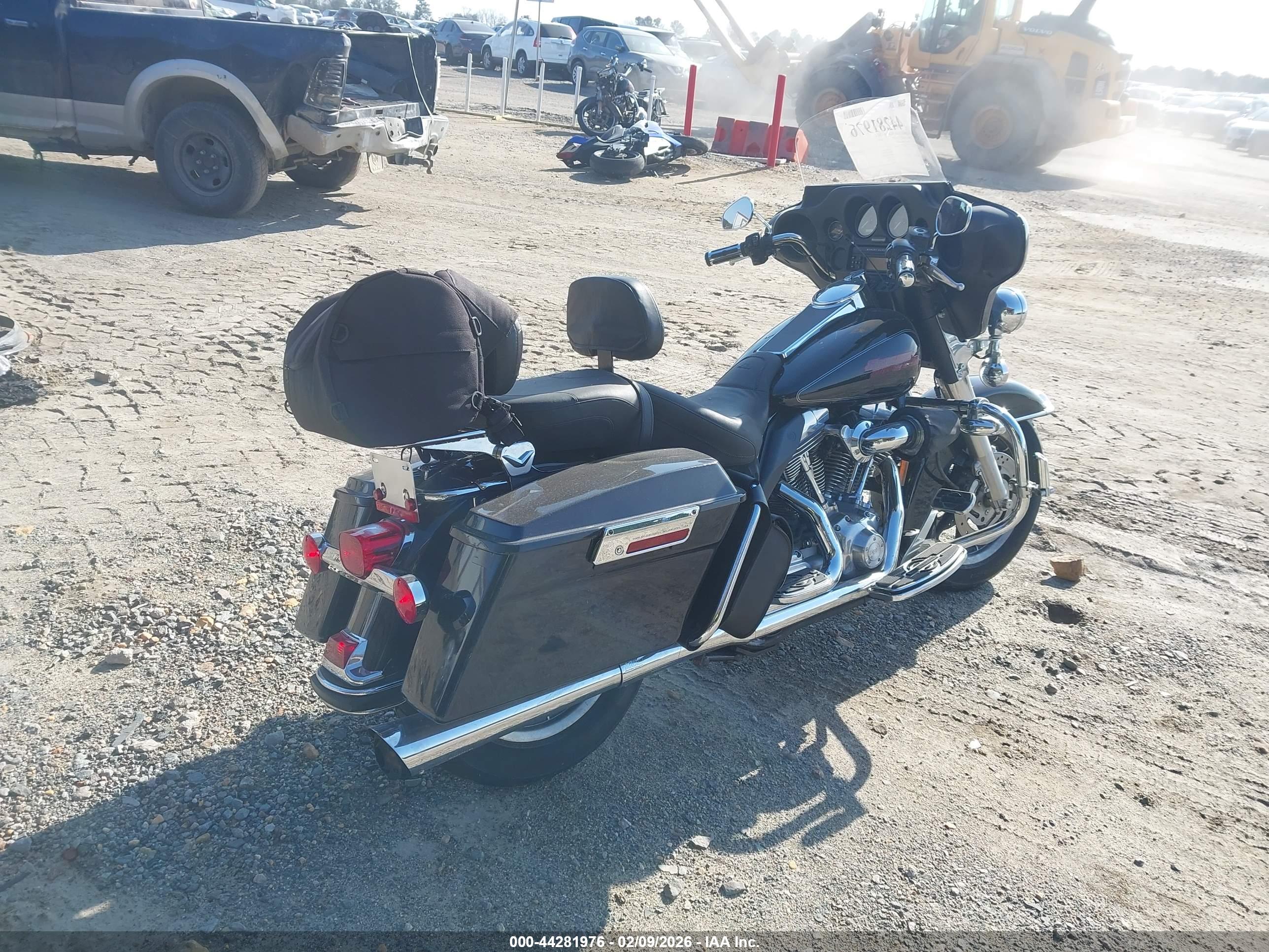 HARLEY-DAVIDSON FLHTI image 4
