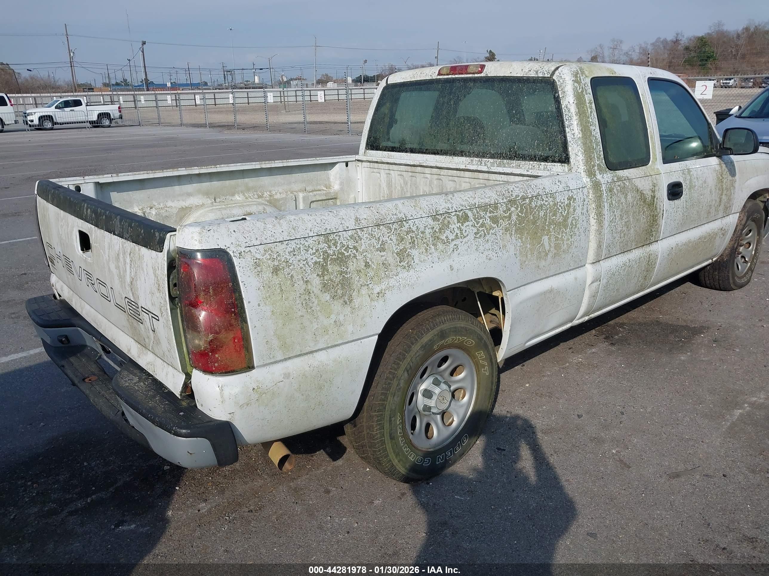 CHEVROLET SILVERADO image 4