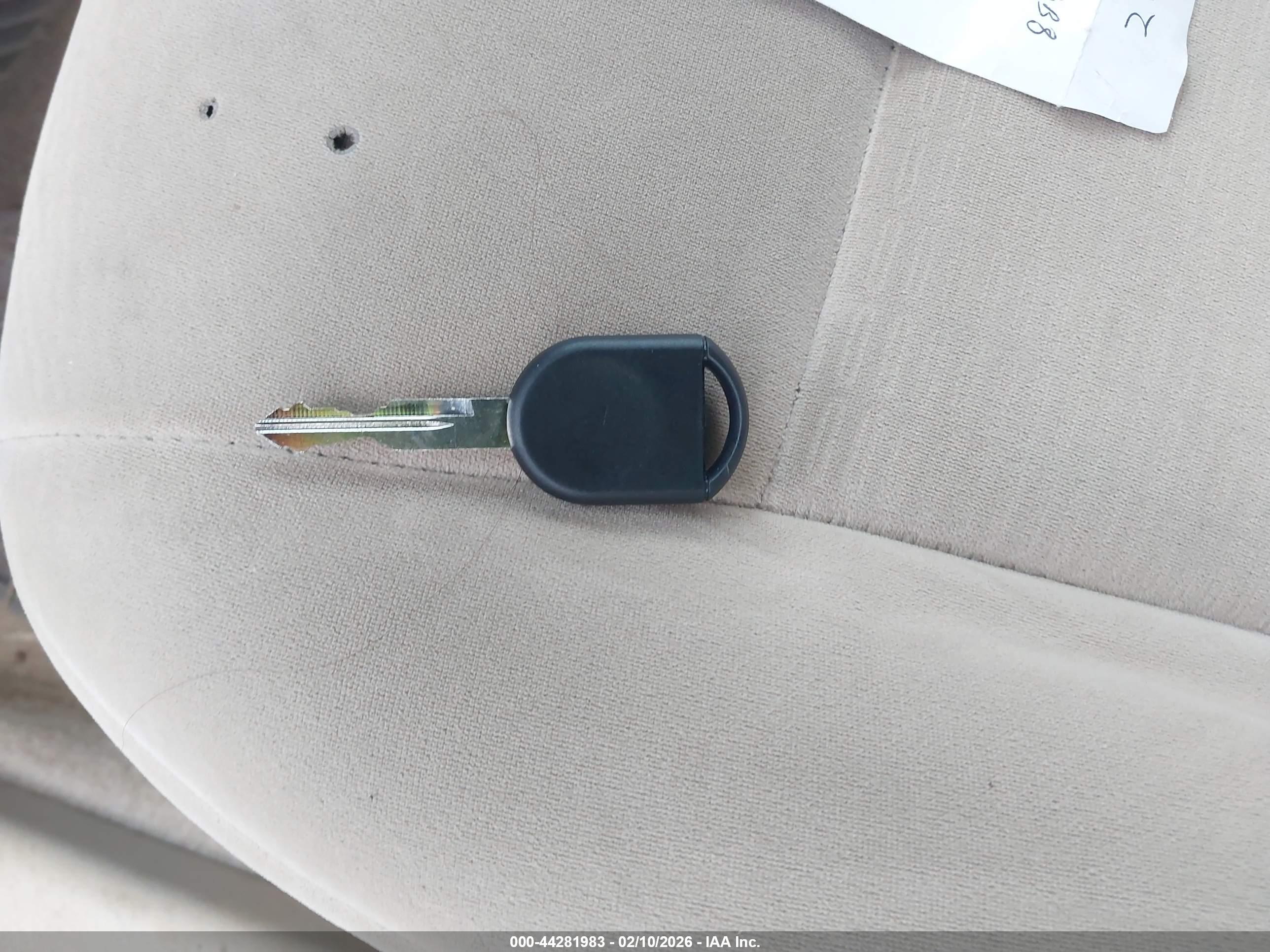 FORD FUSION image 11
