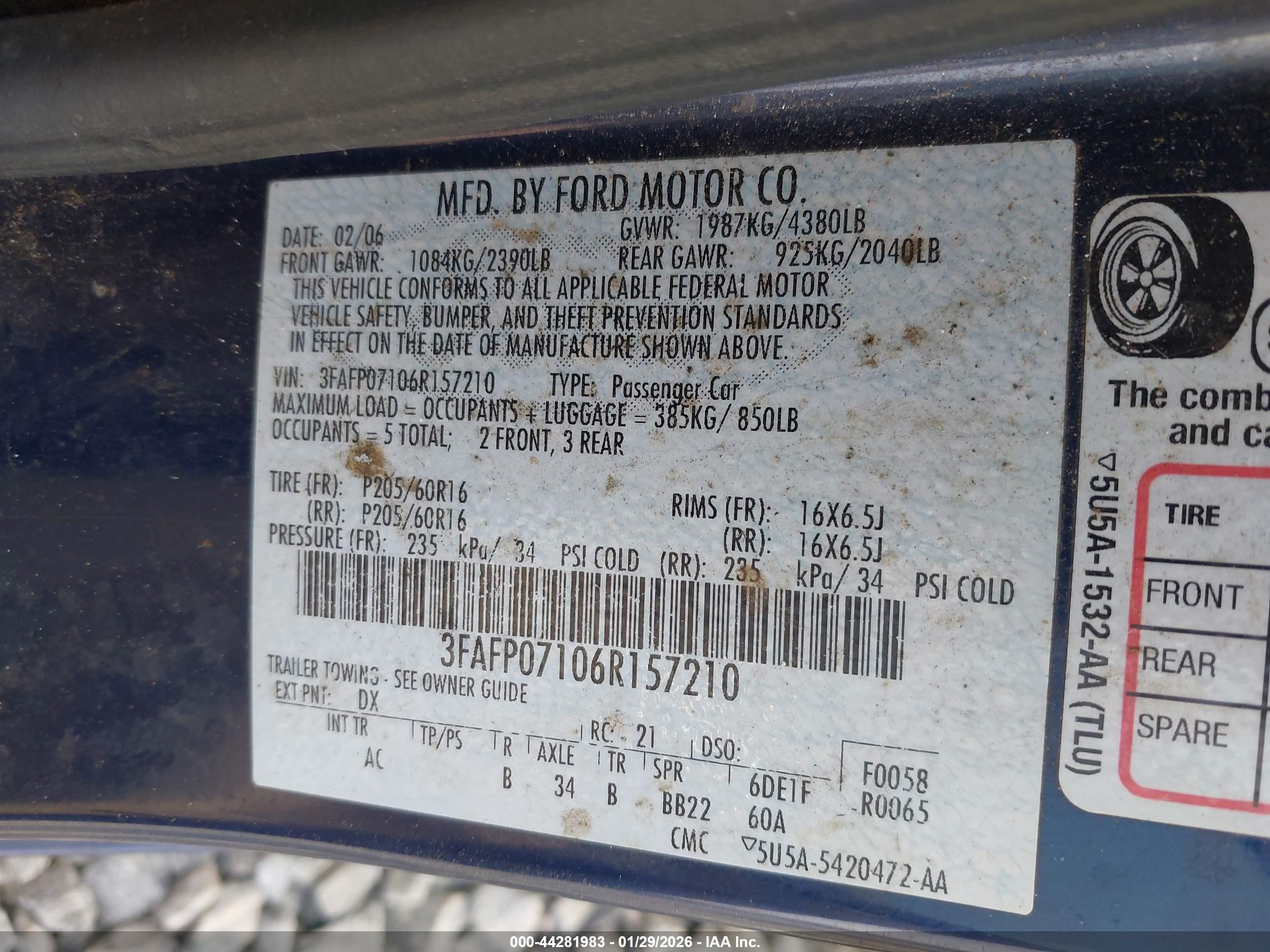 FORD FUSION image 9