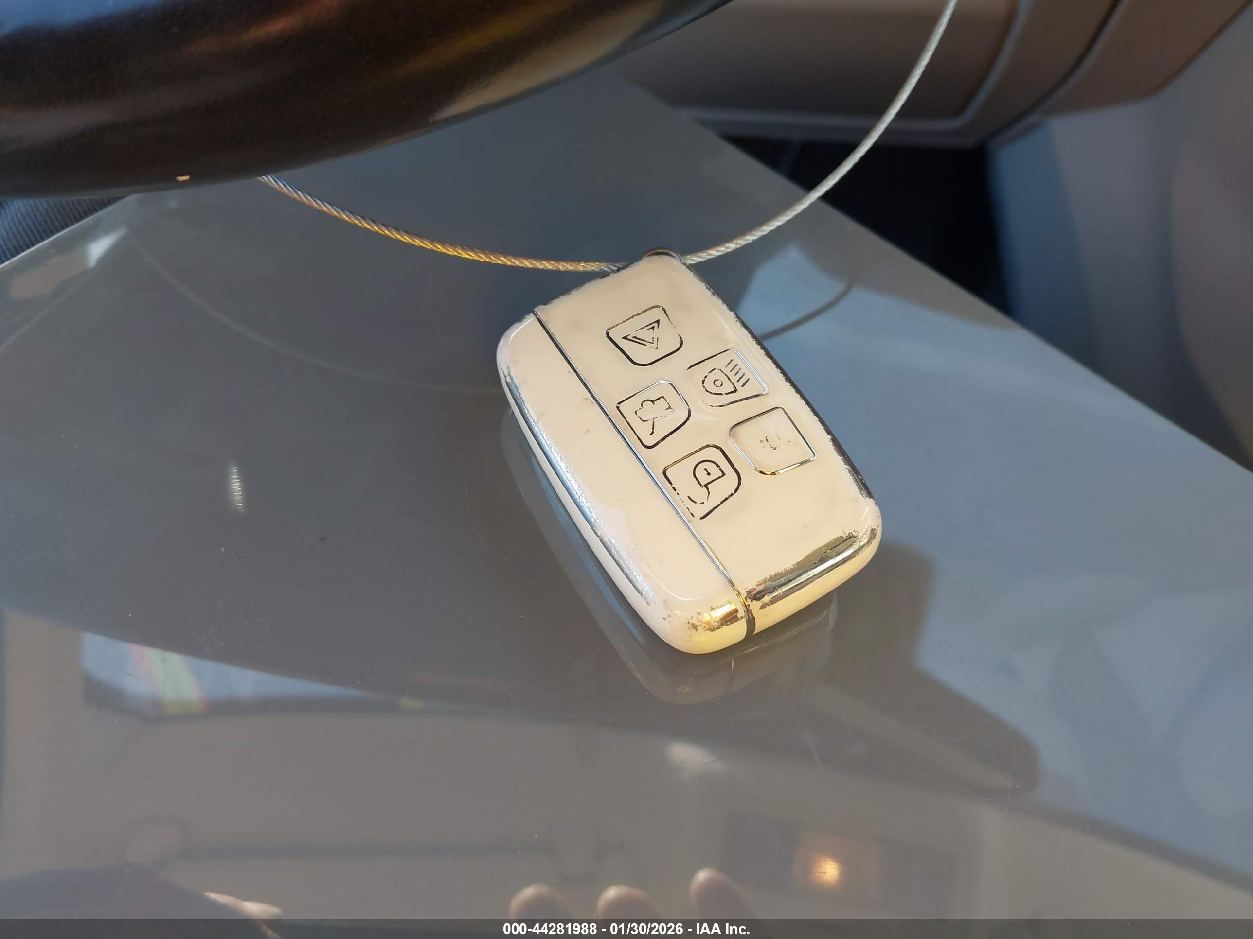 LAND ROVER image 11